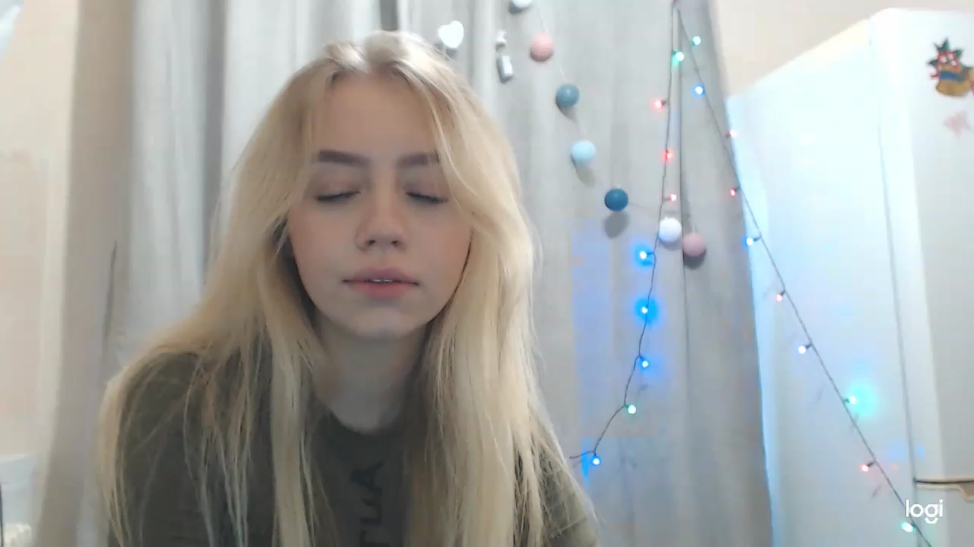 Gallery image thumbnail from CutieeBlondie's myfreecams stream on, 11/25/2022, 11:58 image 13 of 20