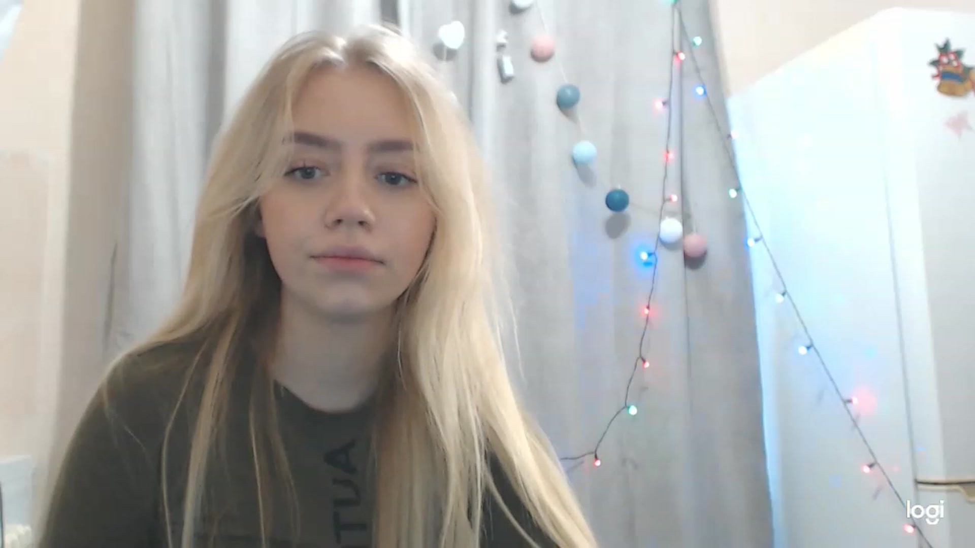 Gallery image thumbnail from CutieeBlondie's myfreecams stream on, 11/25/2022, 11:58 image 17 of 20