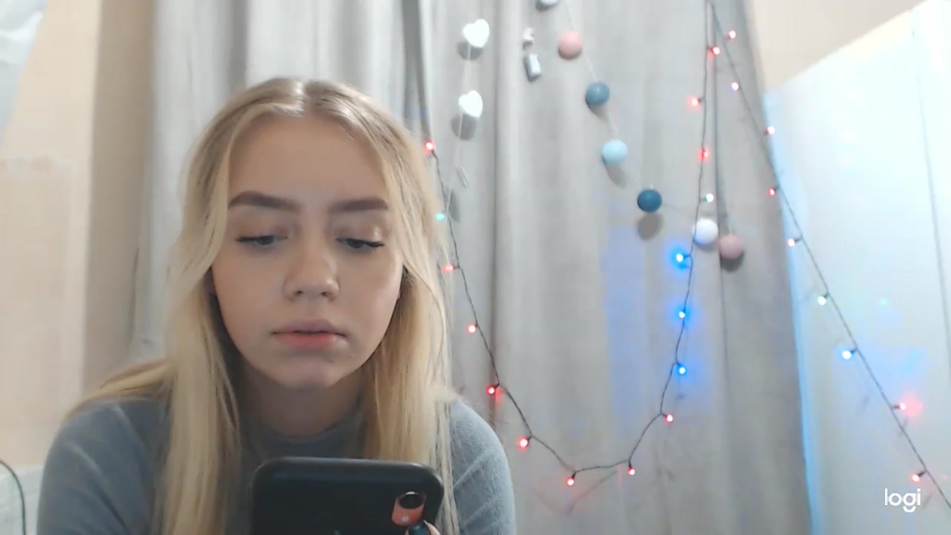 Gallery image thumbnail from CutieeBlondie's myfreecams stream on, 11/27/2022, 12:51 image 16 of 20