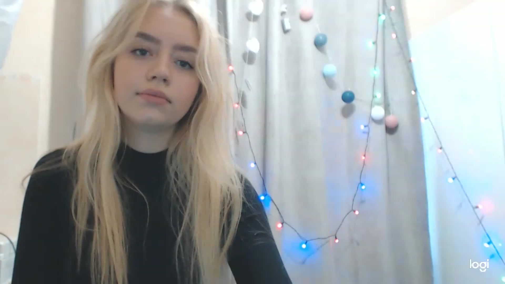 Gallery image thumbnail from CutieeBlondie's myfreecams stream on, 11/28/2022, 11:55 image 11 of 20