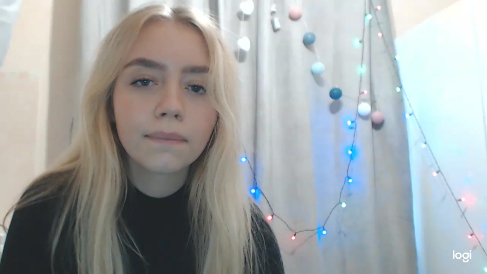 Gallery image thumbnail from CutieeBlondie's myfreecams stream on, 11/28/2022, 11:55 image 9 of 20
