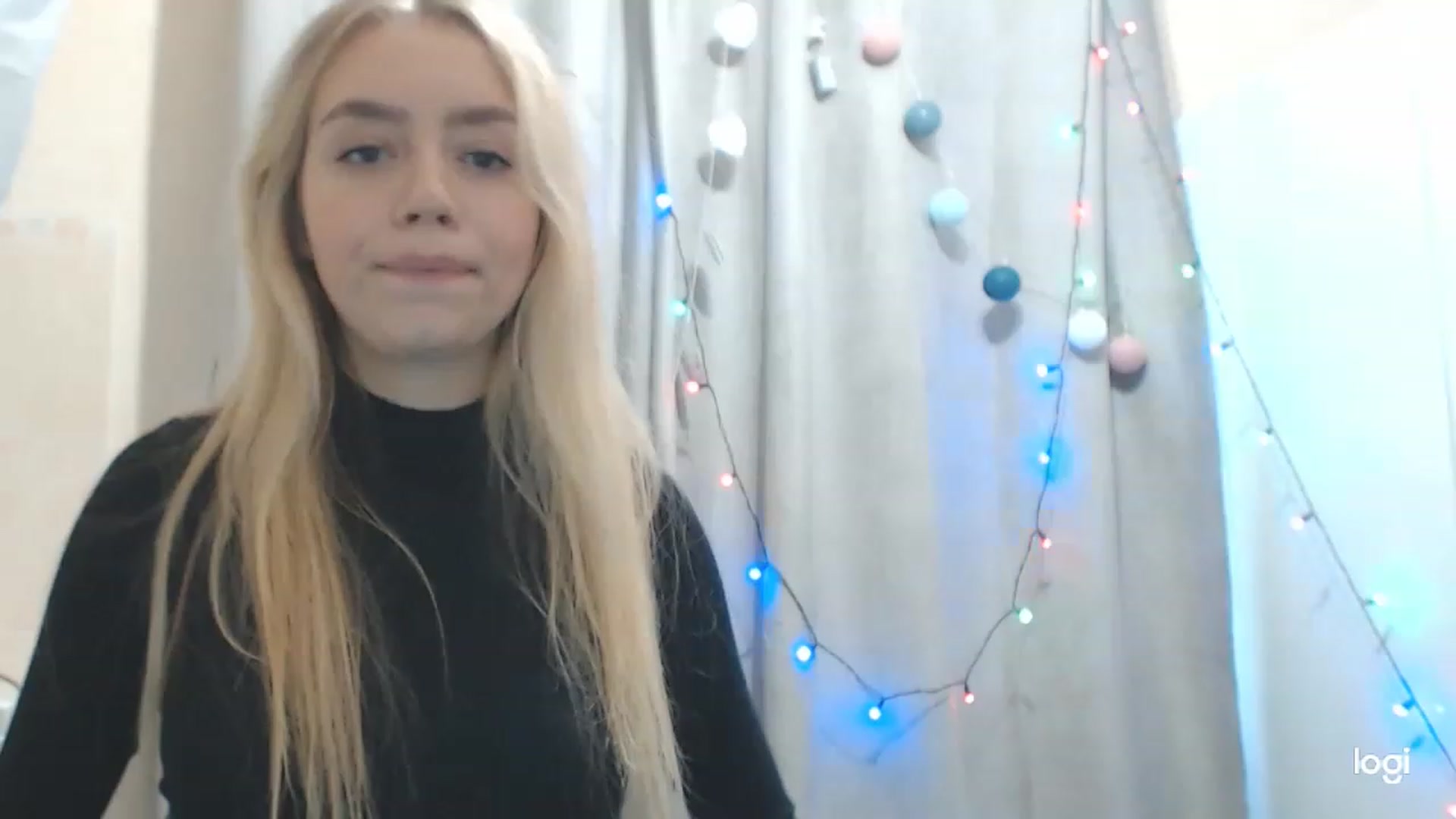 Gallery image thumbnail from CutieeBlondie's myfreecams stream on, 11/28/2022, 11:55 image 18 of 20