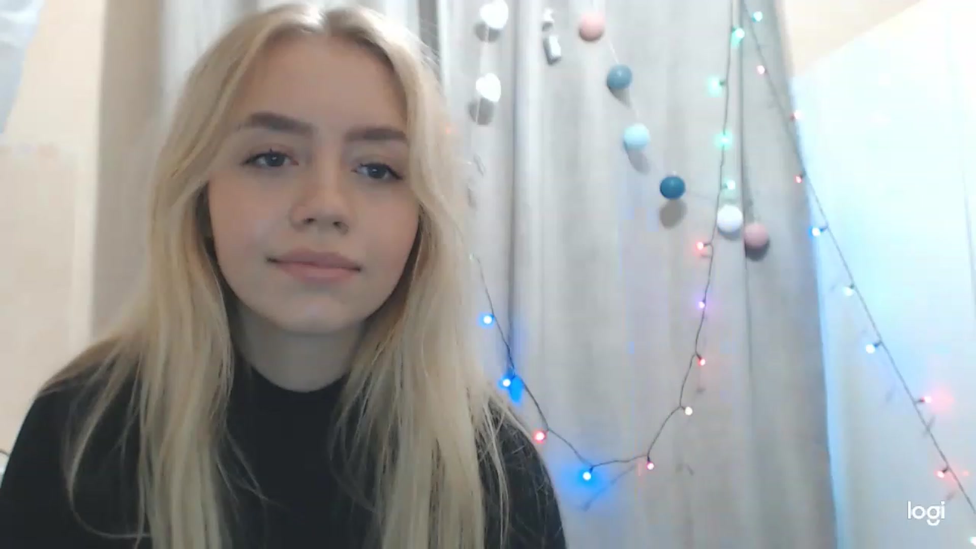 Gallery image thumbnail from CutieeBlondie's myfreecams stream on, 11/28/2022, 11:55 image 2 of 20