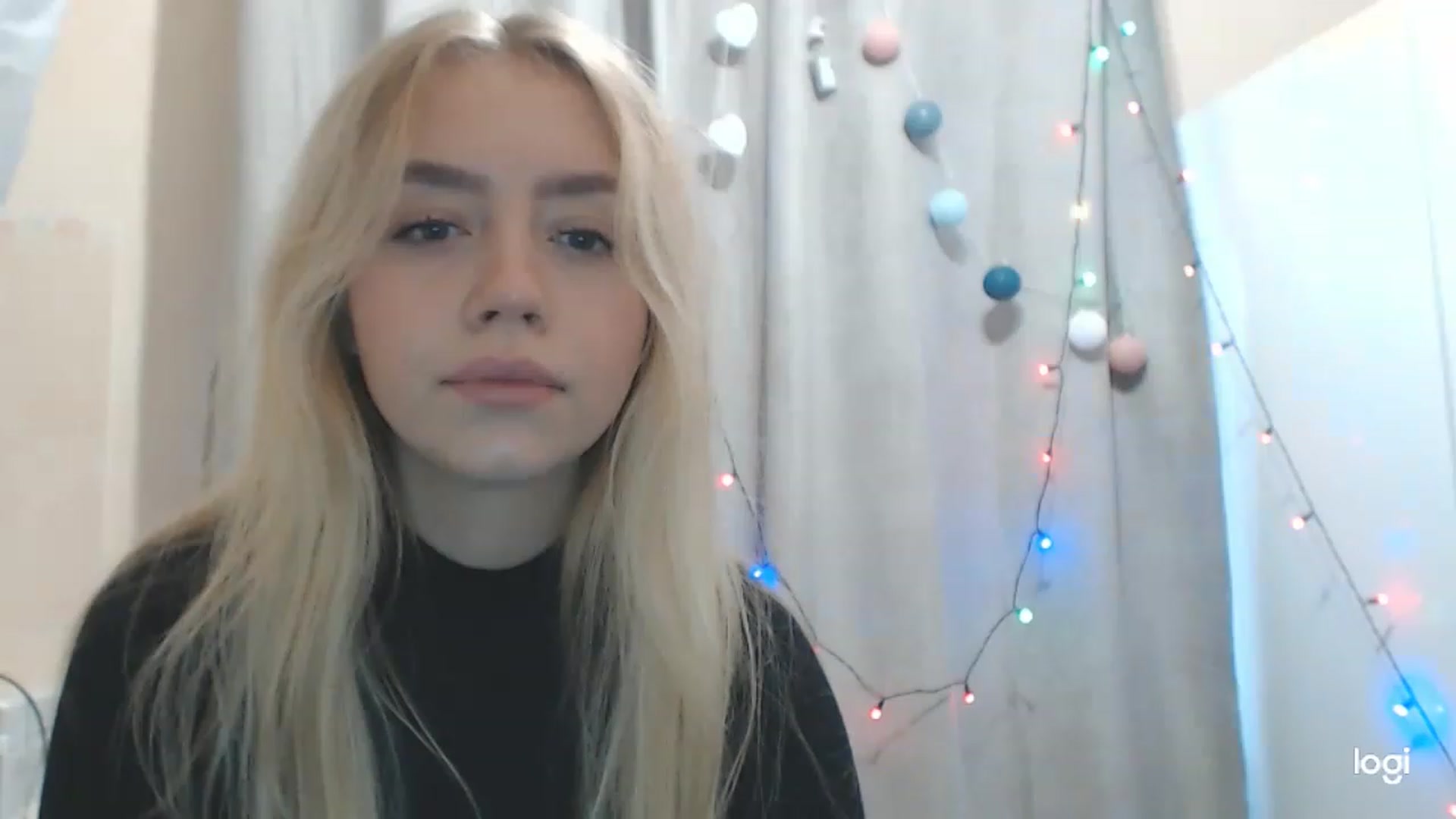 Gallery image thumbnail from CutieeBlondie's myfreecams stream on, 11/28/2022, 11:55 image 15 of 20