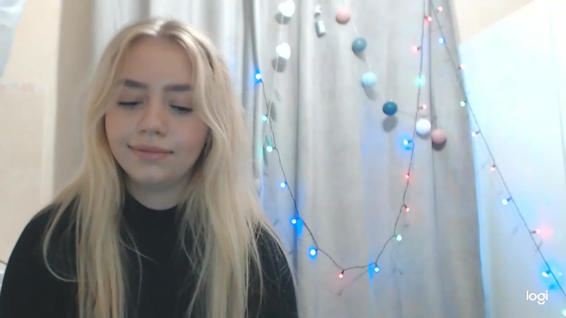 Gallery image thumbnail from CutieeBlondie's myfreecams stream on, 11/28/2022, 11:55 image 3 of 20