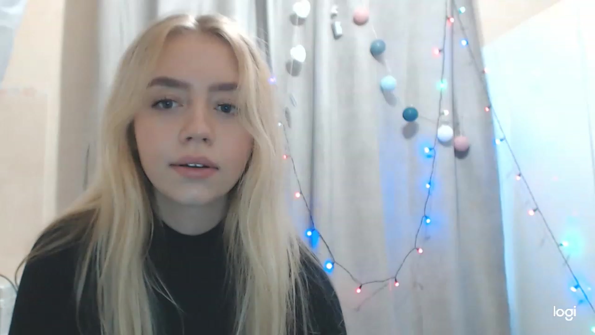 Gallery image thumbnail from CutieeBlondie's myfreecams stream on, 11/28/2022, 11:55 image 10 of 20