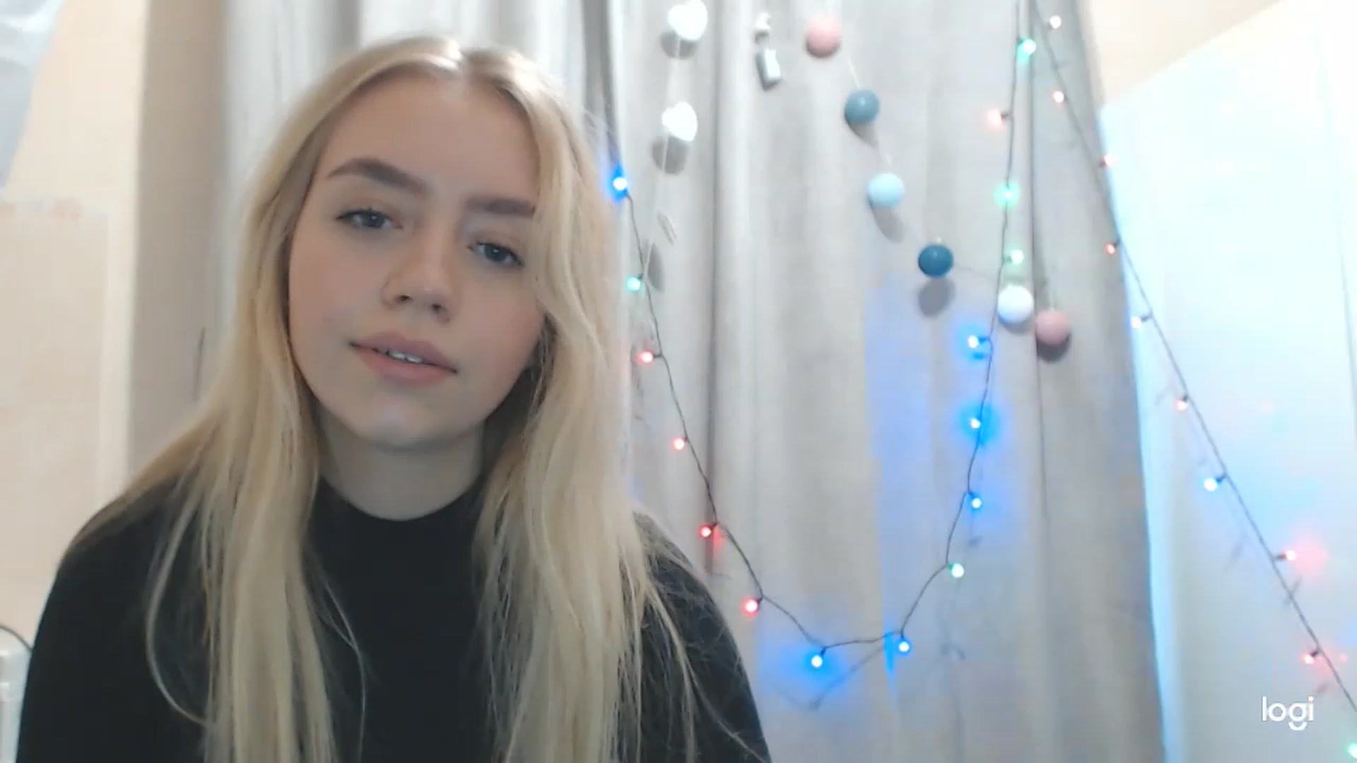 Gallery image thumbnail from CutieeBlondie's myfreecams stream on, 11/28/2022, 11:55 image 8 of 20