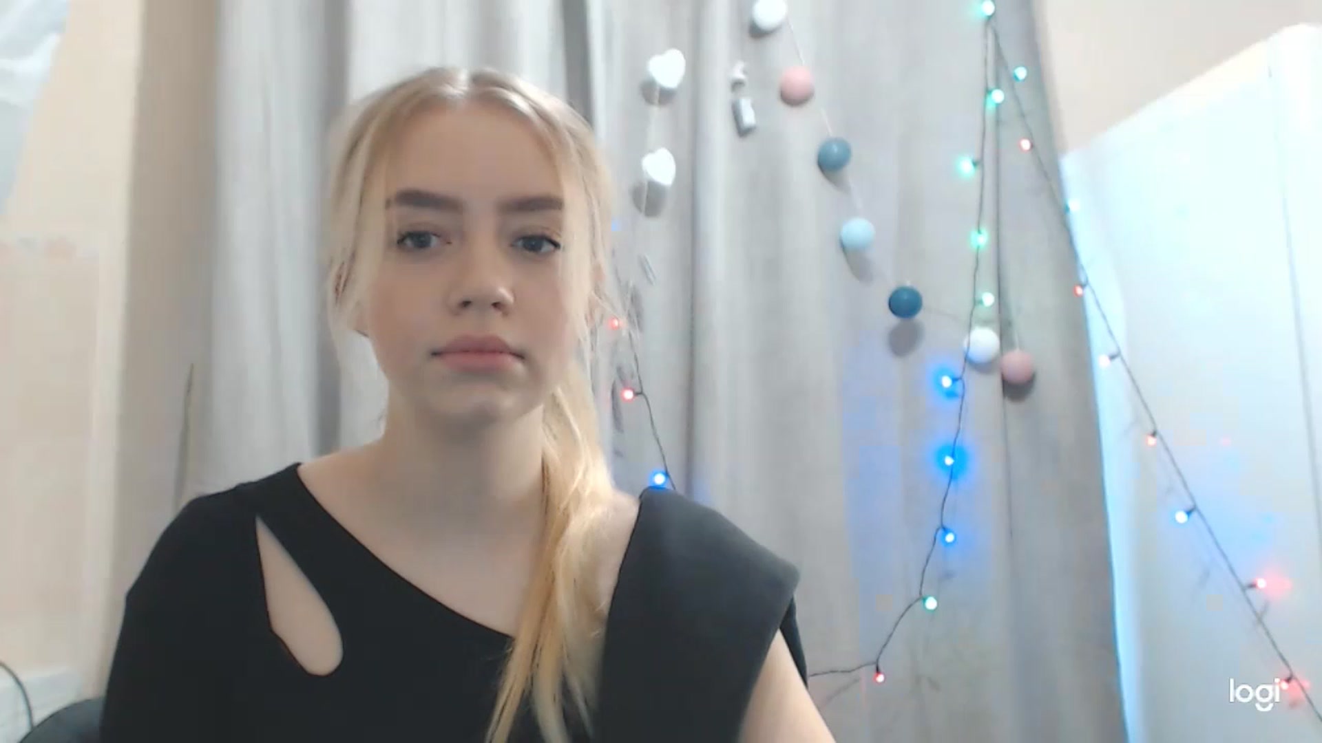 Gallery image thumbnail from CutieeBlondie's myfreecams stream on, 11/29/2022, 09:58 image 17 of 20