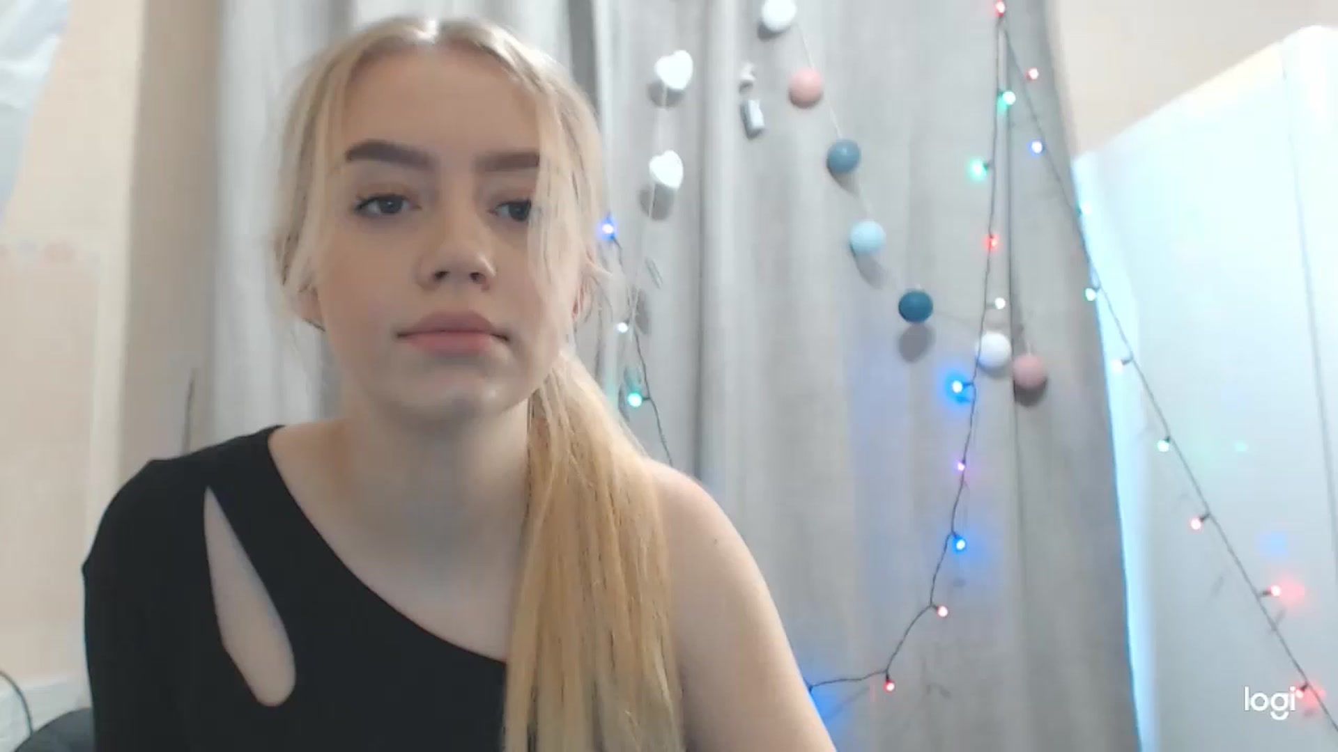 Gallery image thumbnail from CutieeBlondie's myfreecams stream on, 11/29/2022, 09:58 image 3 of 20