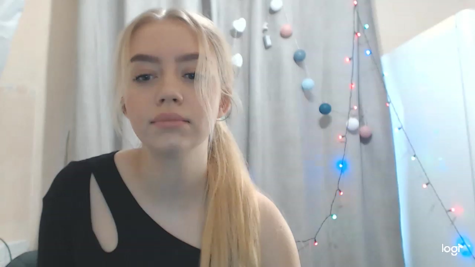 Gallery image thumbnail from CutieeBlondie's myfreecams stream on, 11/29/2022, 09:58 image 4 of 20