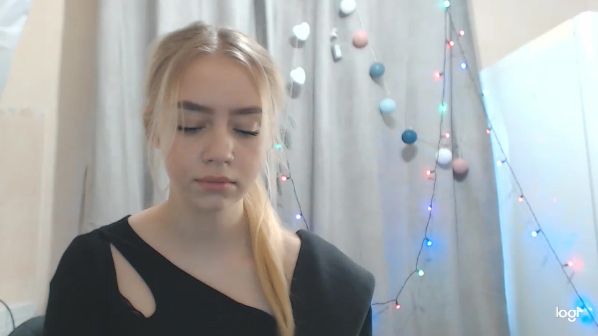 Gallery image thumbnail from CutieeBlondie's myfreecams stream on, 11/29/2022, 09:58 image 18 of 20