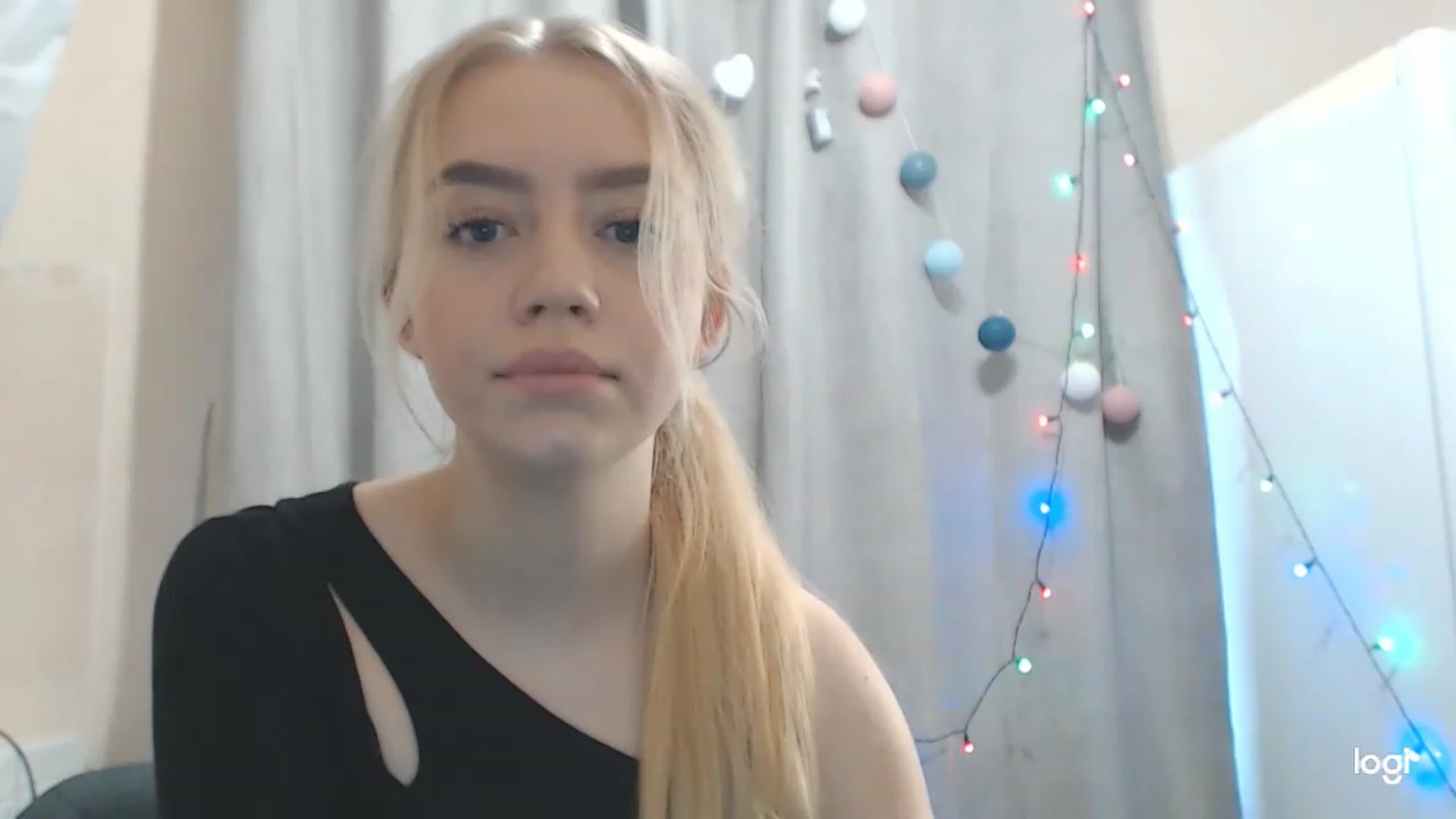 Gallery image thumbnail from CutieeBlondie's myfreecams stream on, 11/29/2022, 09:58 image 5 of 20