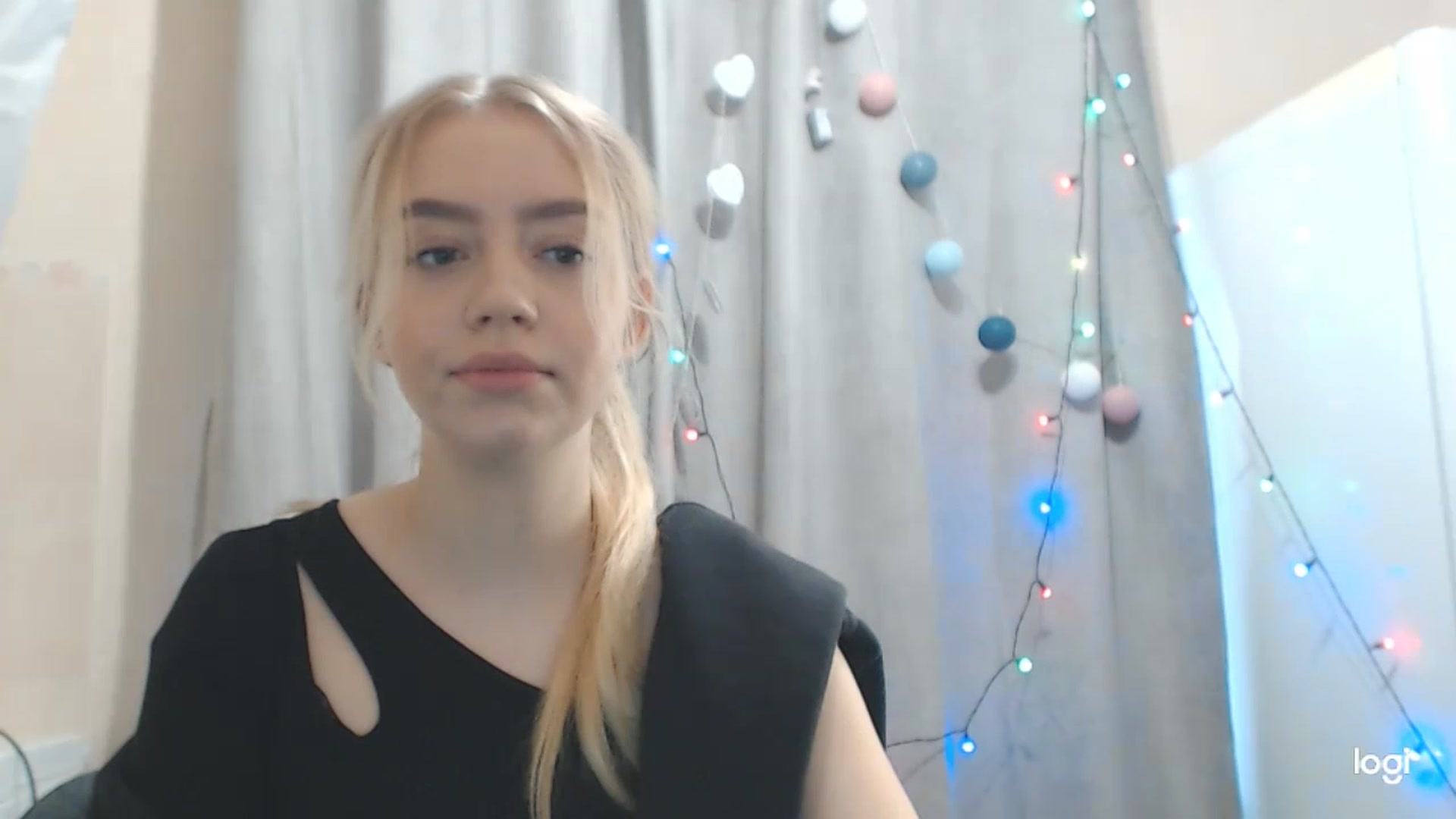 Gallery image thumbnail from CutieeBlondie's myfreecams stream on, 11/29/2022, 09:58 image 14 of 20