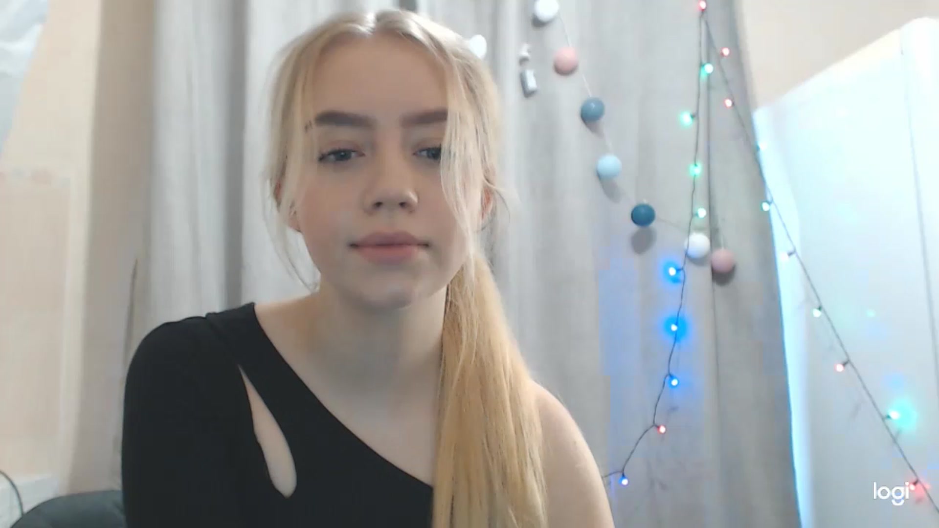 Gallery image thumbnail from CutieeBlondie's myfreecams stream on, 11/29/2022, 09:58 image 7 of 20