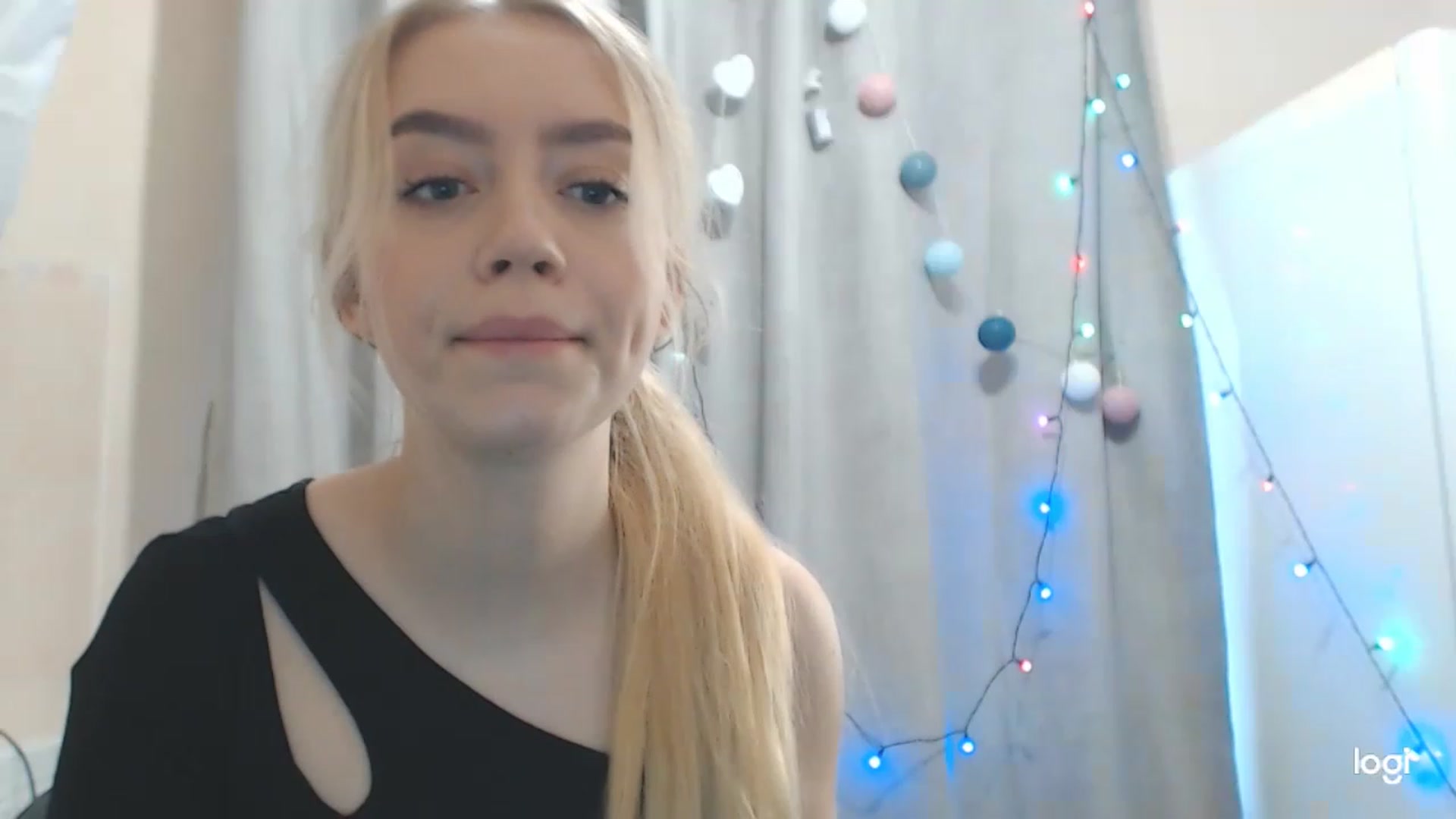 Gallery image thumbnail from CutieeBlondie's myfreecams stream on, 11/29/2022, 09:58 image 8 of 20