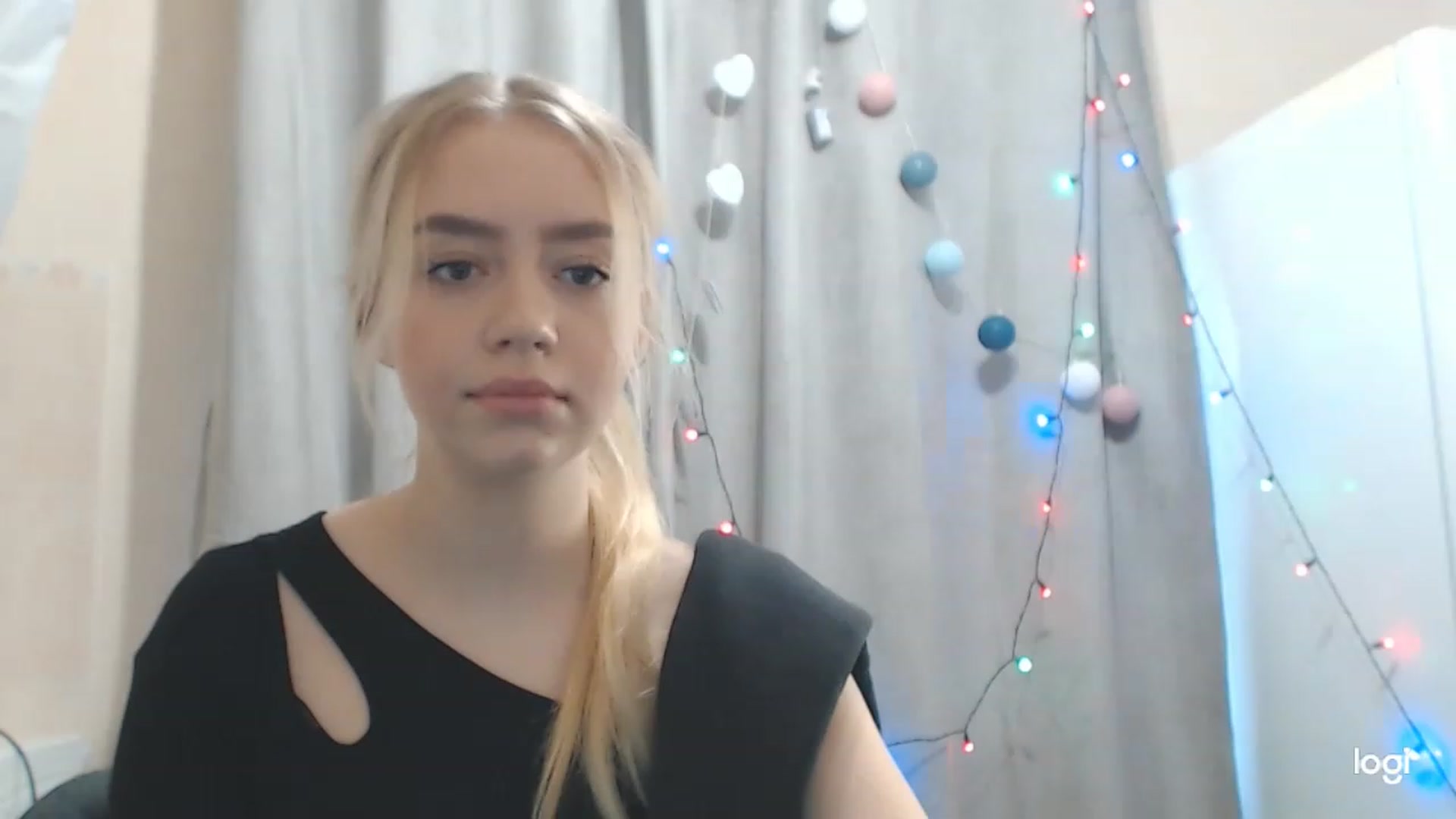 Gallery image thumbnail from CutieeBlondie's myfreecams stream on, 11/29/2022, 09:58 image 16 of 20