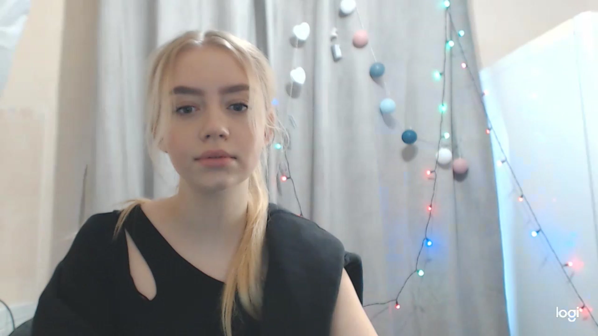 Gallery image thumbnail from CutieeBlondie's myfreecams stream on, 11/29/2022, 09:58 image 12 of 20