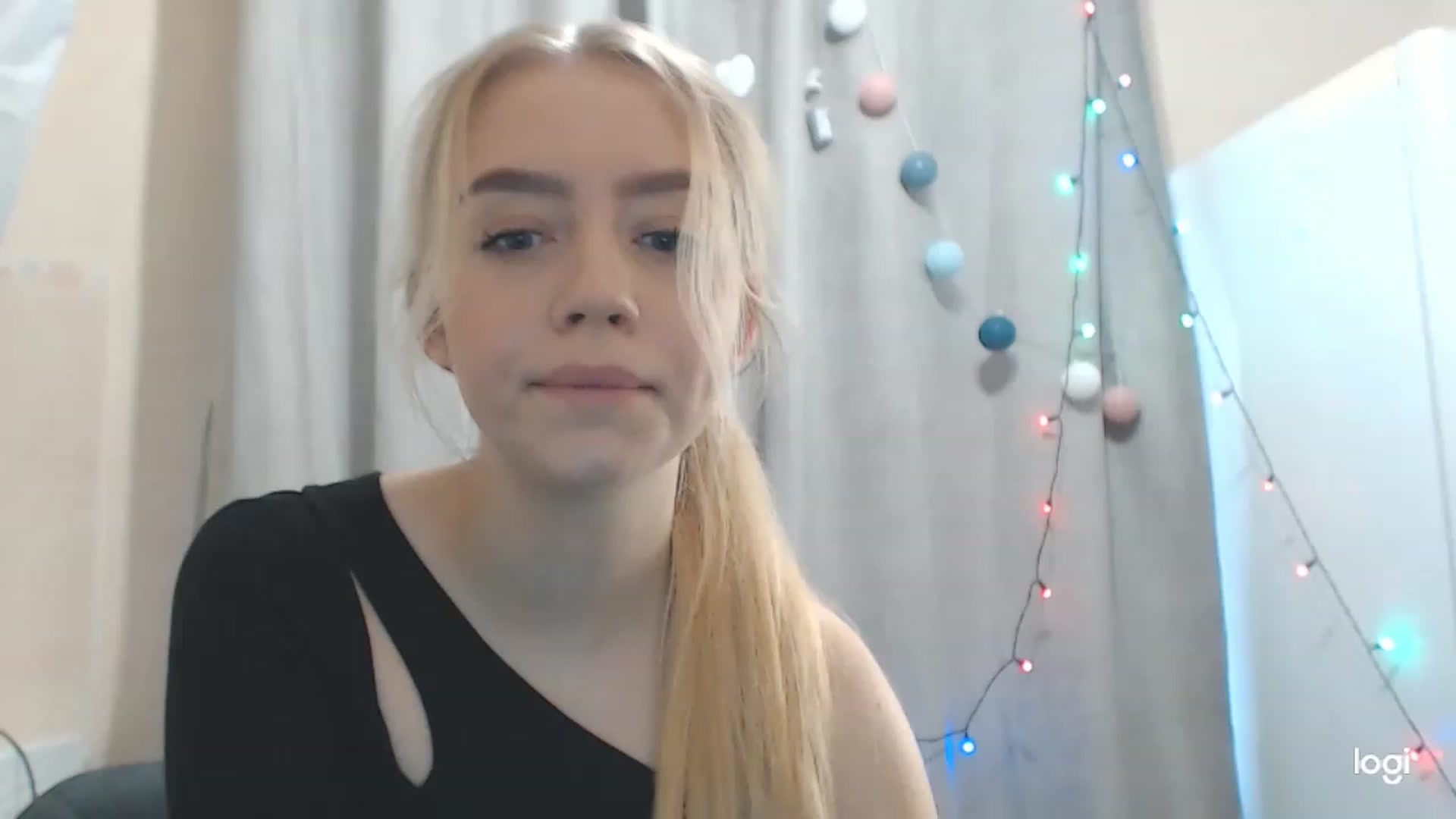 Gallery image thumbnail from CutieeBlondie's myfreecams stream on, 11/29/2022, 09:58 image 1 of 20