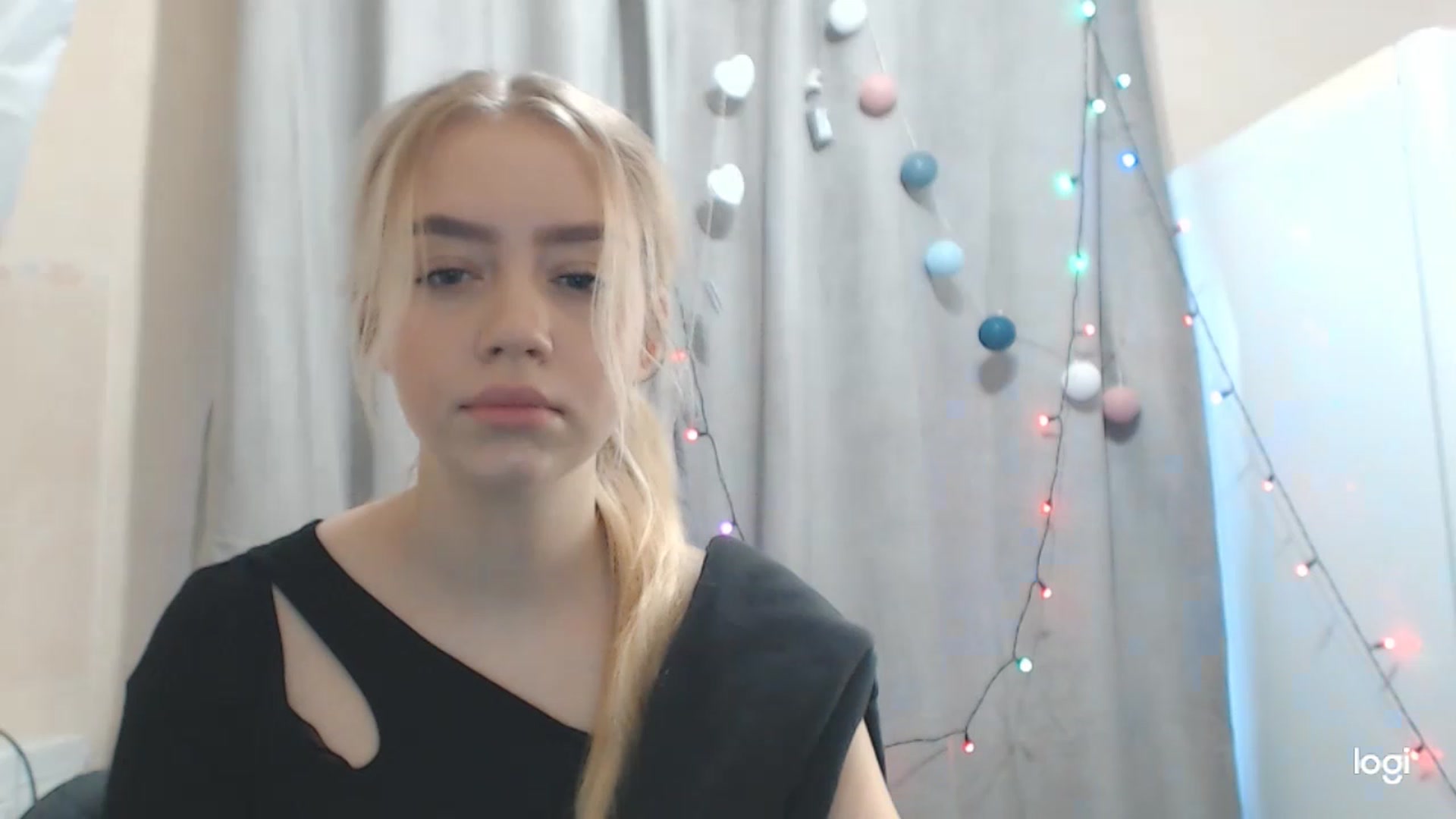 Gallery image thumbnail from CutieeBlondie's myfreecams stream on, 11/29/2022, 09:58 image 19 of 20