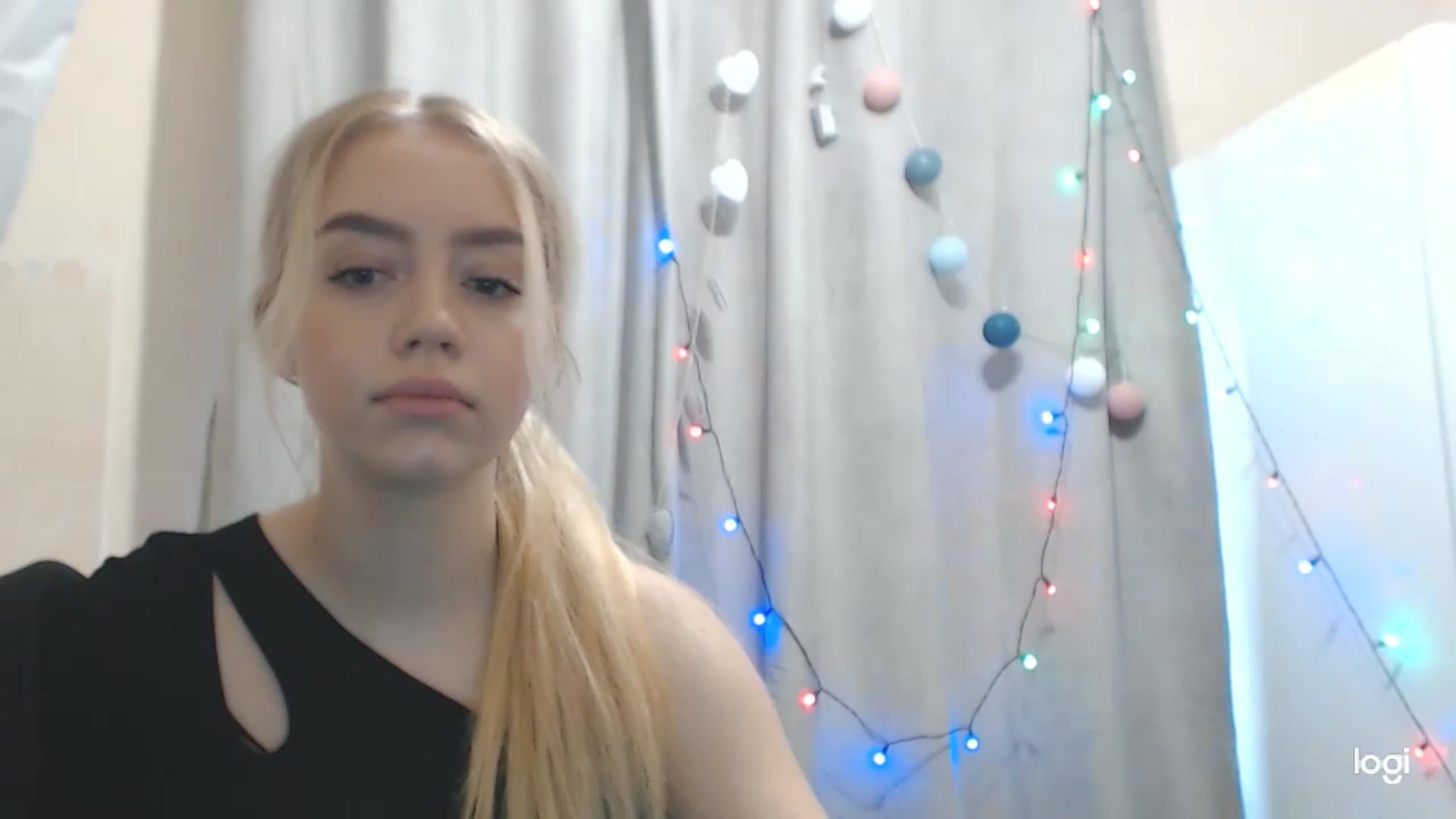 Gallery image thumbnail from CutieeBlondie's myfreecams stream on, 11/29/2022, 10:44 image 9 of 20