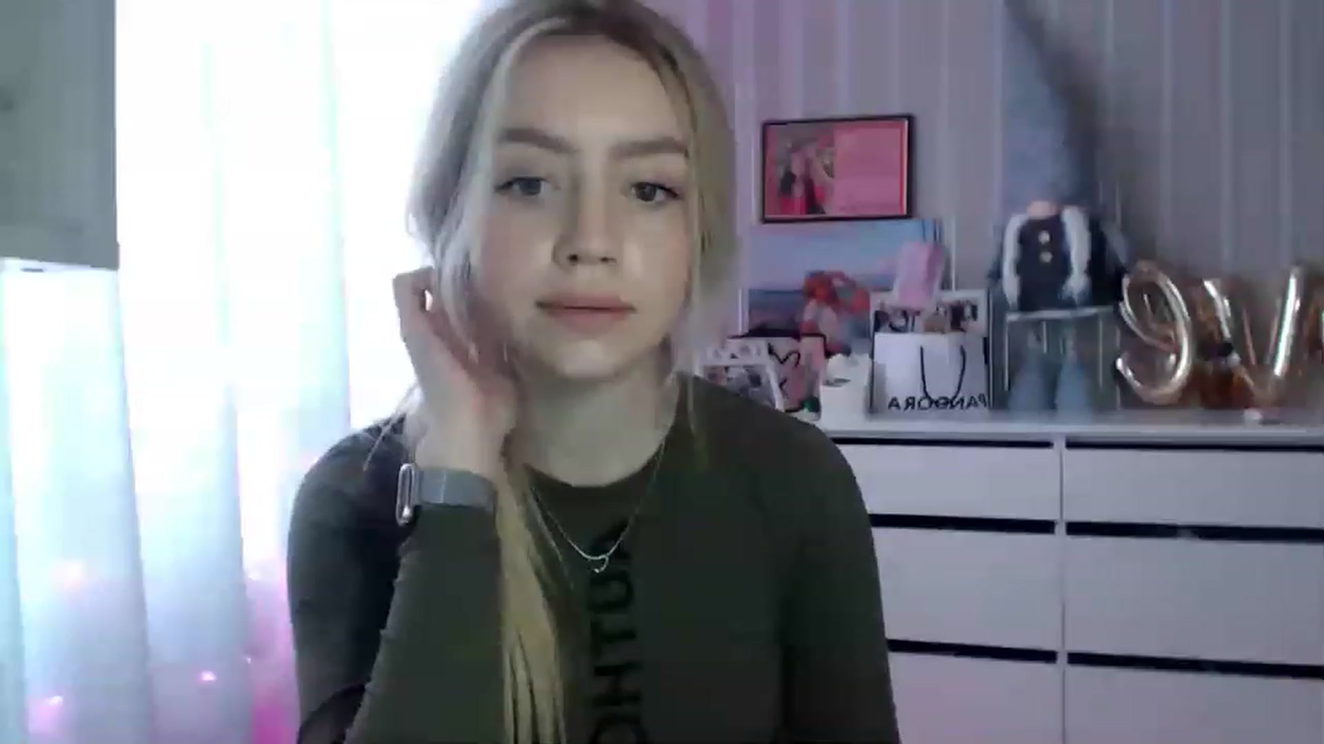 Gallery image thumbnail from CutieeBlondie's myfreecams stream on, 04/10/2023, 10:49 image 16 of 20