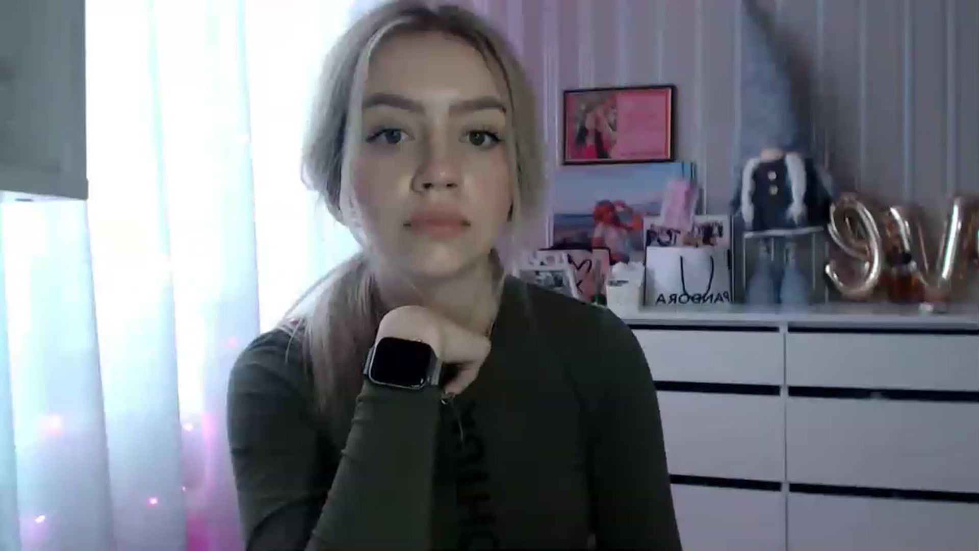 Gallery image thumbnail from CutieeBlondie's myfreecams stream on, 04/10/2023, 10:49 image 15 of 20