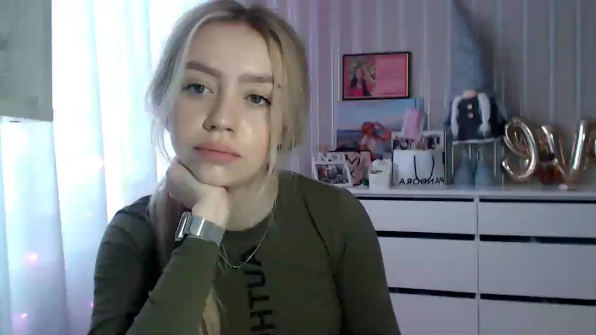 Gallery image thumbnail from CutieeBlondie's myfreecams stream on, 04/10/2023, 10:49 image 8 of 20