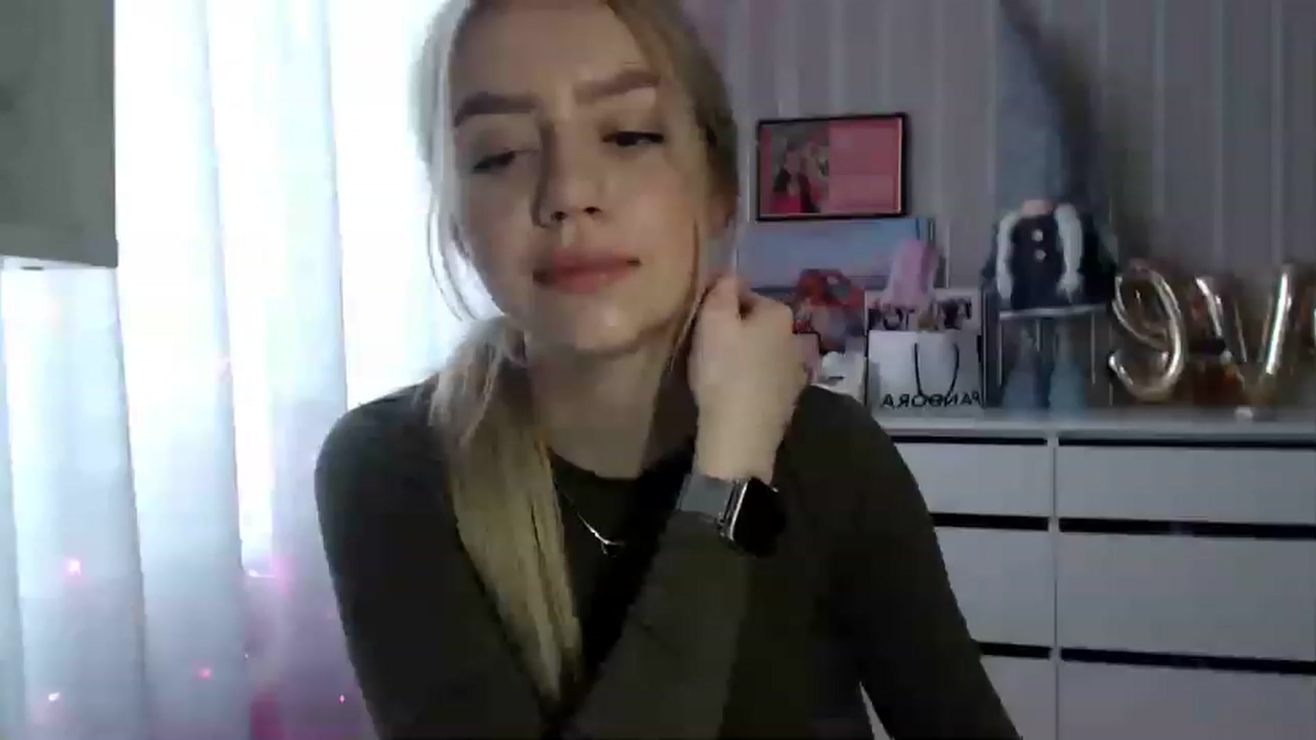 Gallery image thumbnail from CutieeBlondie's myfreecams stream on, 04/10/2023, 10:49 image 2 of 20