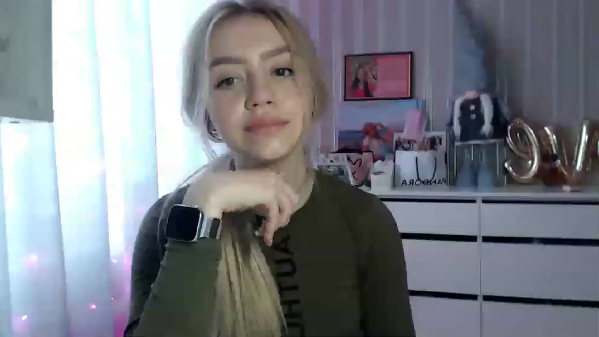 Gallery image thumbnail from CutieeBlondie's myfreecams stream on, 04/10/2023, 10:49 image 9 of 20
