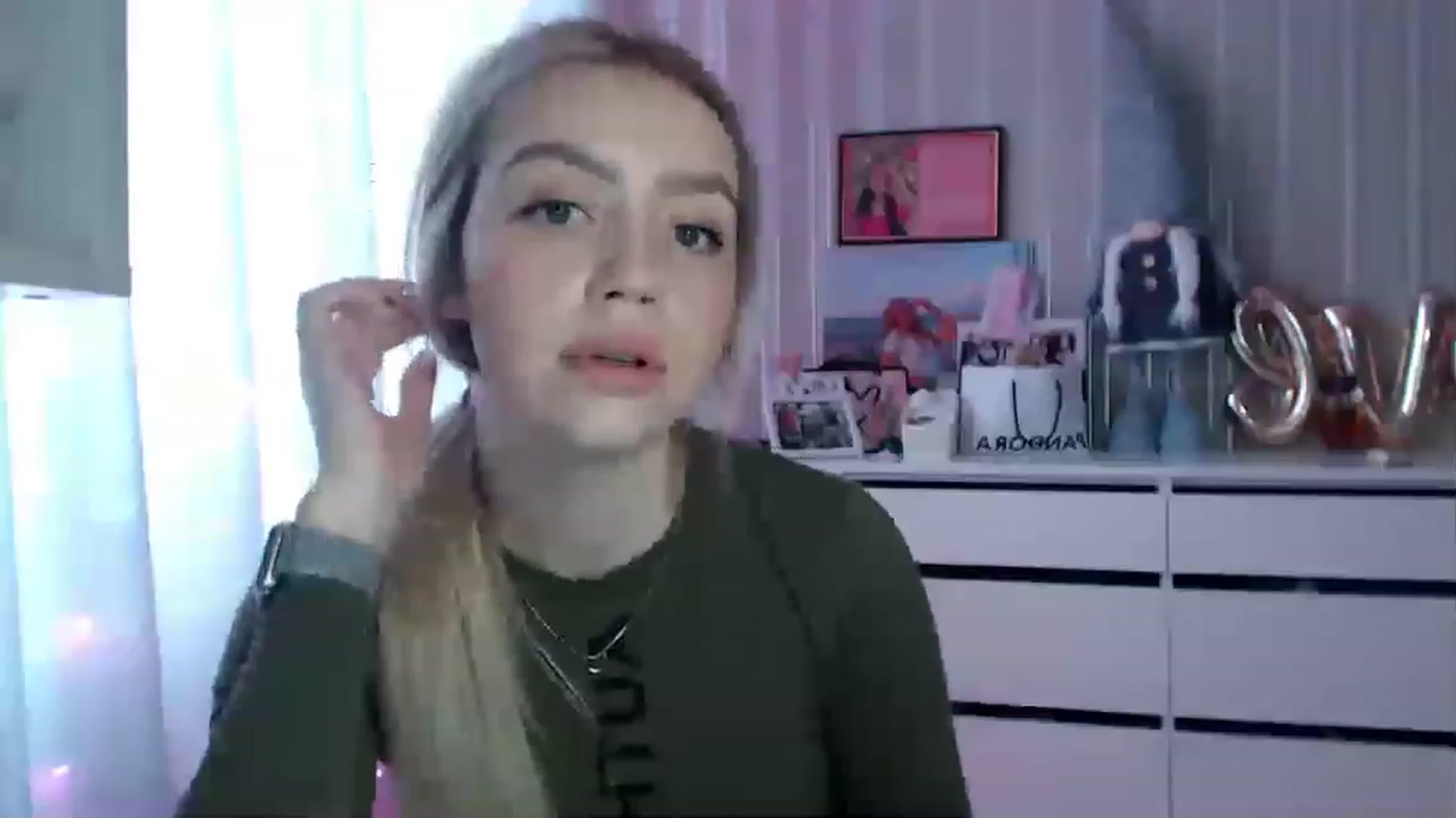 Gallery image thumbnail from CutieeBlondie's myfreecams stream on, 04/10/2023, 10:49 image 19 of 20