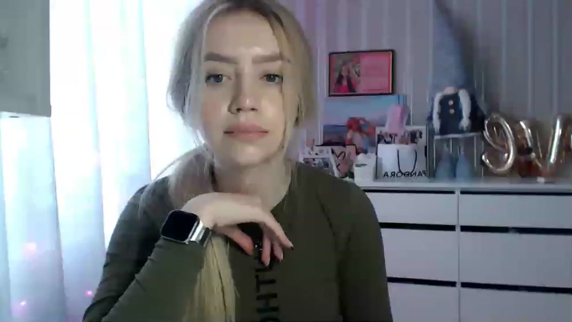 Gallery image thumbnail from CutieeBlondie's myfreecams stream on, 04/10/2023, 10:49 image 10 of 20