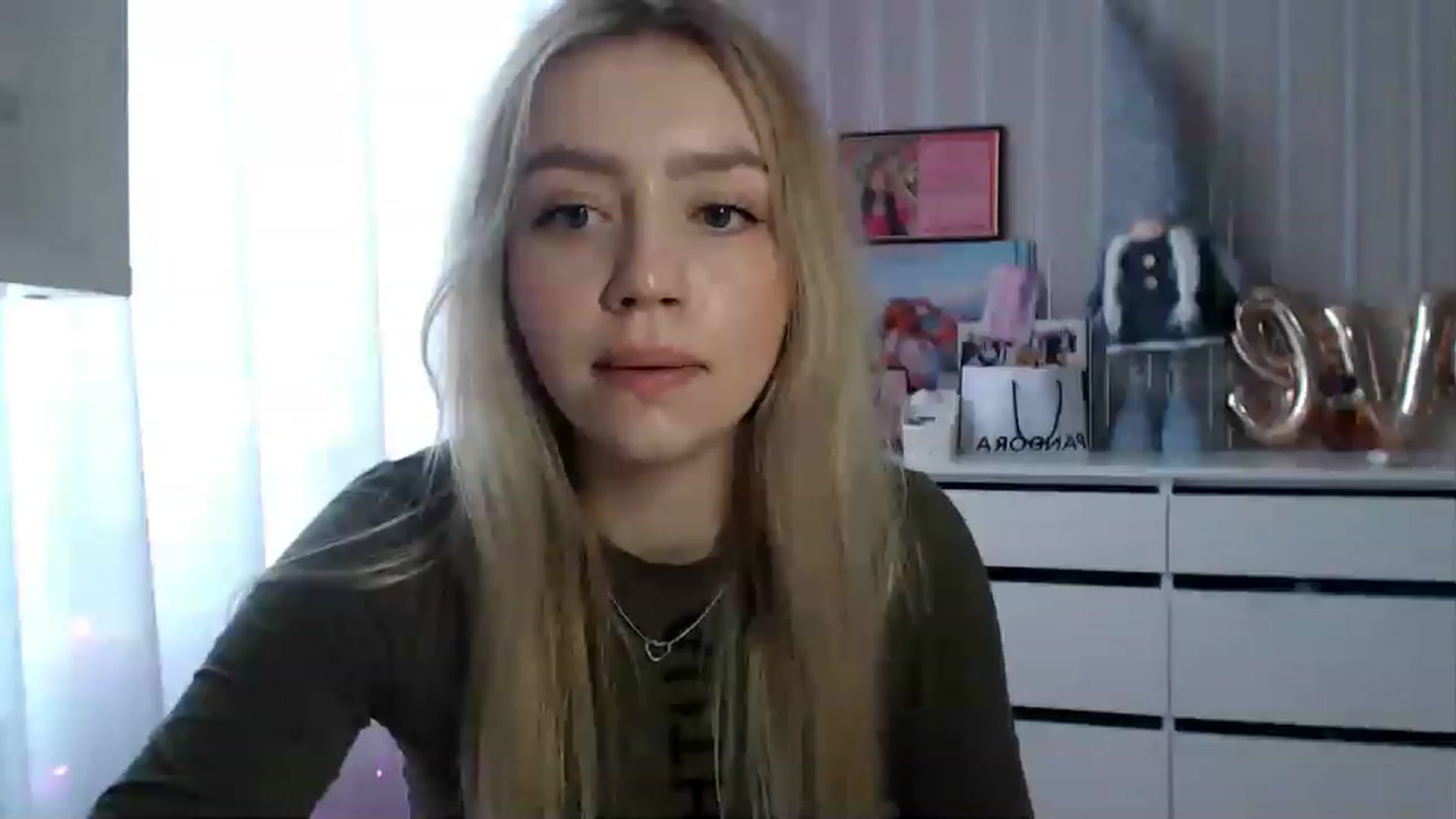 Gallery image thumbnail from CutieeBlondie's myfreecams stream on, 04/10/2023, 10:49 image 1 of 20