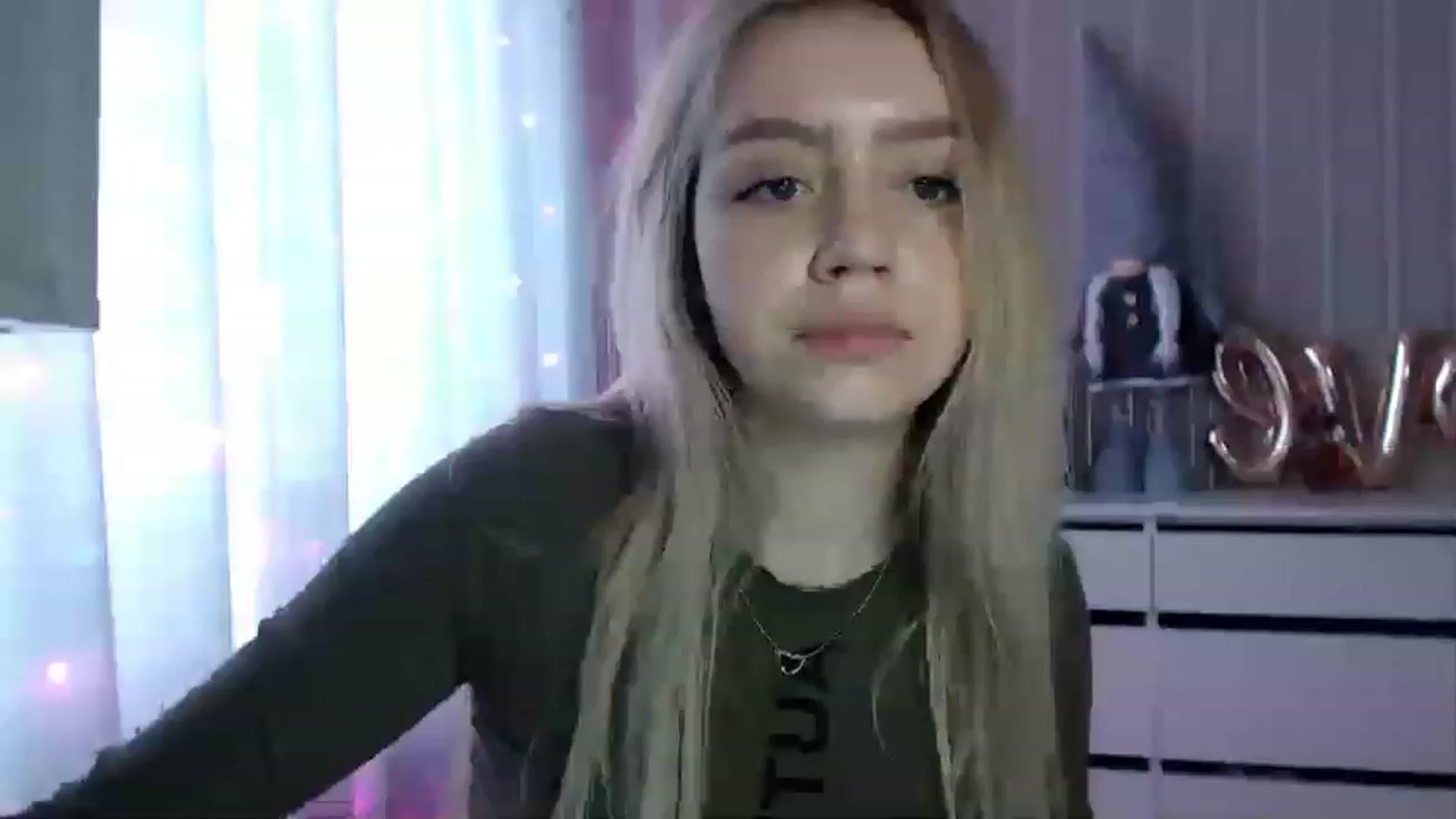 Gallery image thumbnail from CutieeBlondie's myfreecams stream on, 04/10/2023, 13:38 image 10 of 20