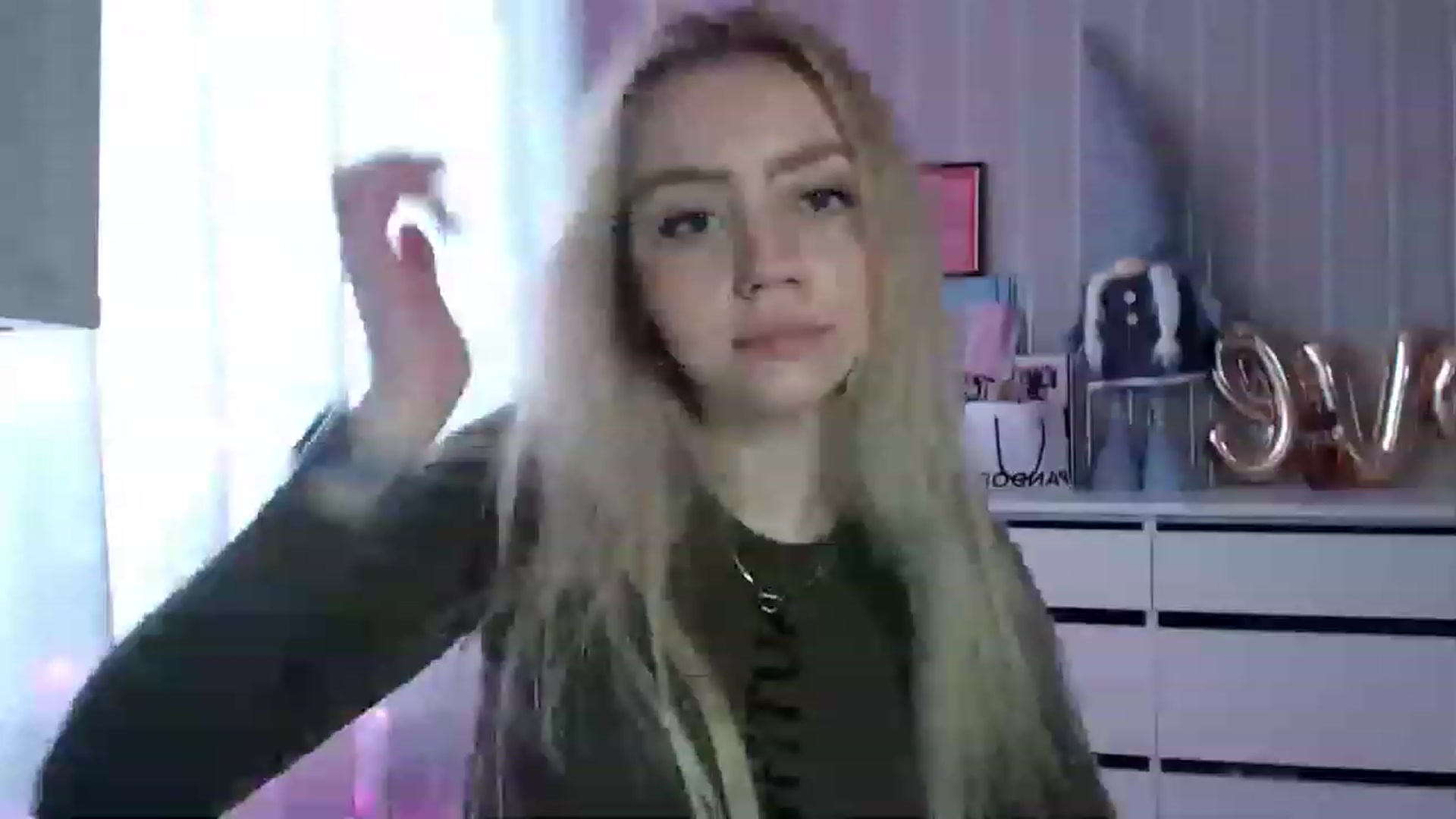 Gallery image thumbnail from CutieeBlondie's myfreecams stream on, 04/10/2023, 13:38 image 2 of 20