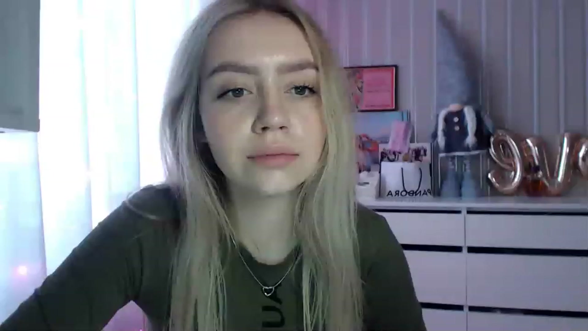 Gallery image thumbnail from CutieeBlondie's myfreecams stream on, 04/10/2023, 13:38 image 6 of 20