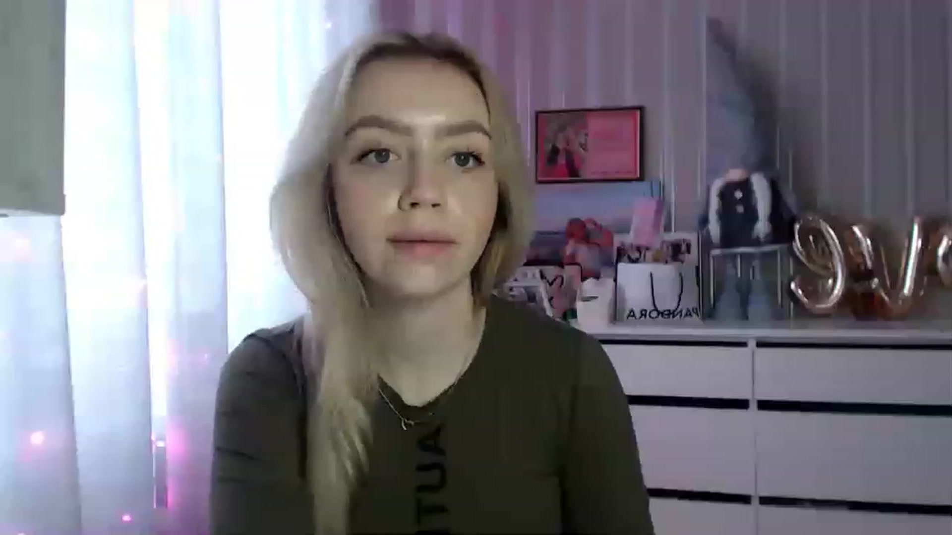 Gallery image thumbnail from CutieeBlondie's myfreecams stream on, 04/10/2023, 13:38 image 15 of 20