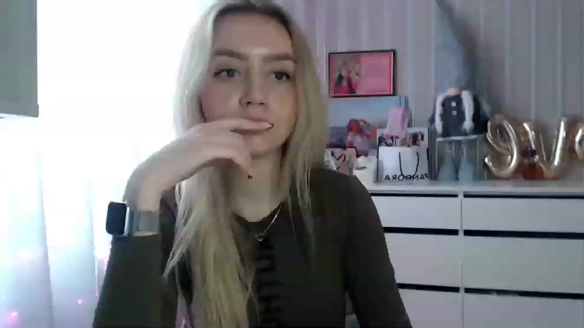 Gallery image thumbnail from CutieeBlondie's myfreecams stream on, 04/10/2023, 13:38 image 20 of 20