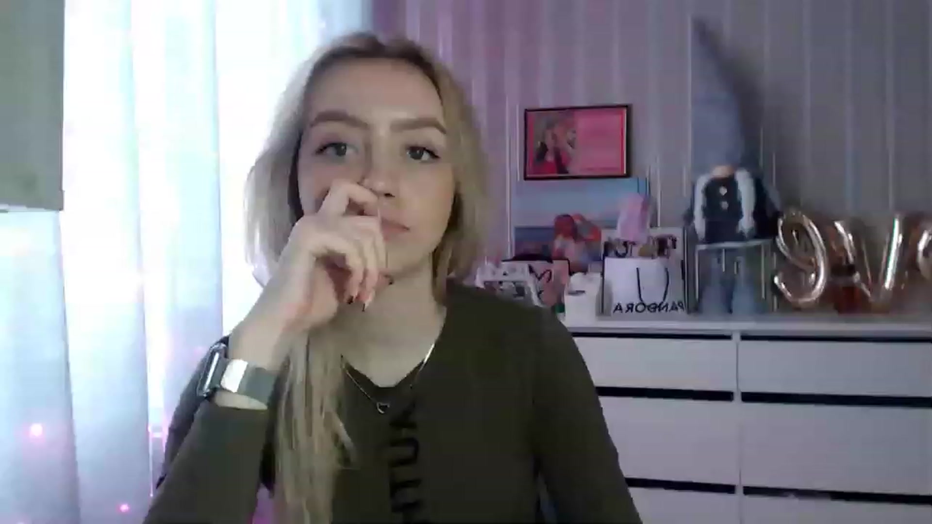 Gallery image thumbnail from CutieeBlondie's myfreecams stream on, 04/10/2023, 13:38 image 16 of 20