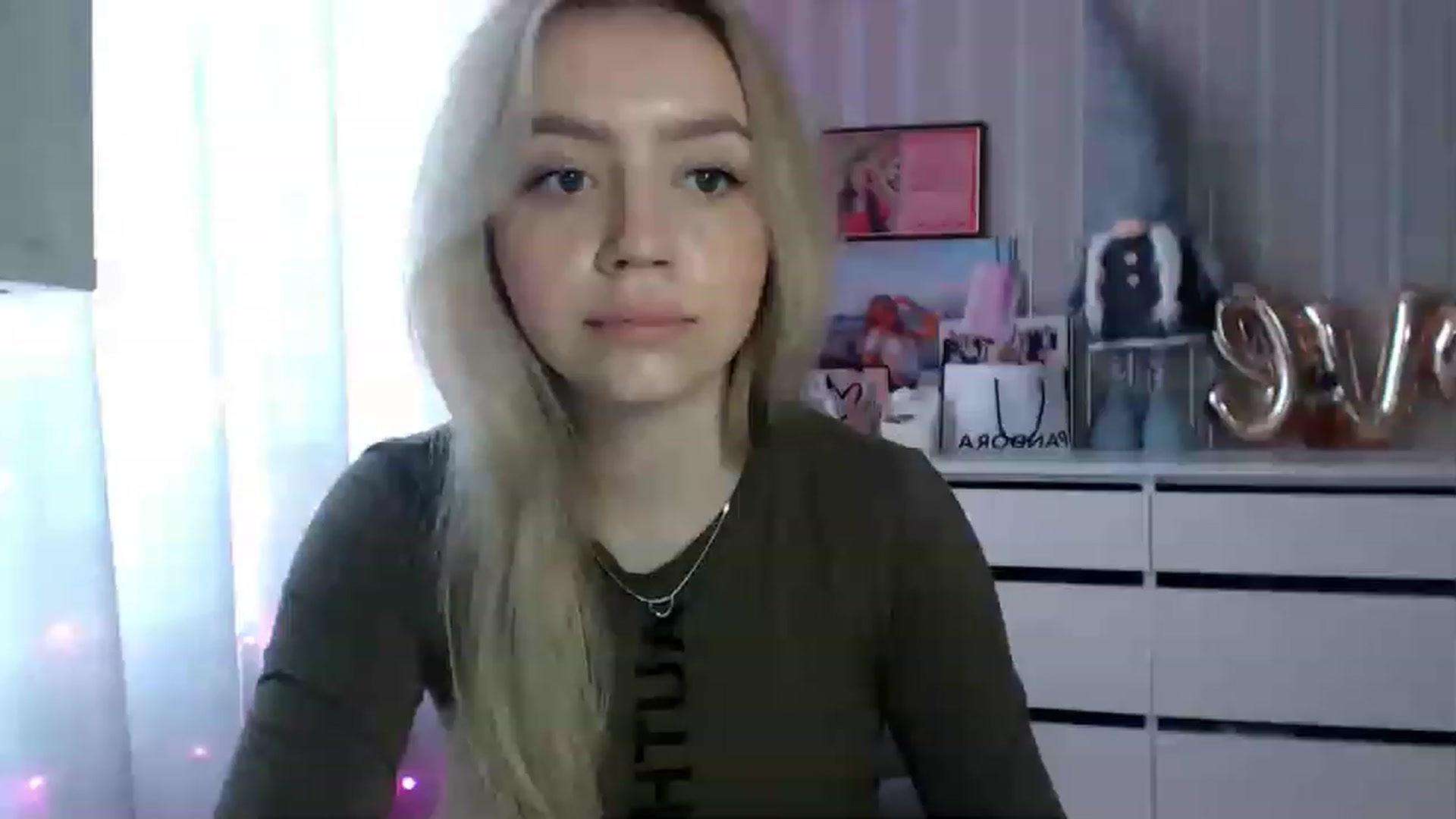 Gallery image thumbnail from CutieeBlondie's myfreecams stream on, 04/10/2023, 13:38 image 18 of 20