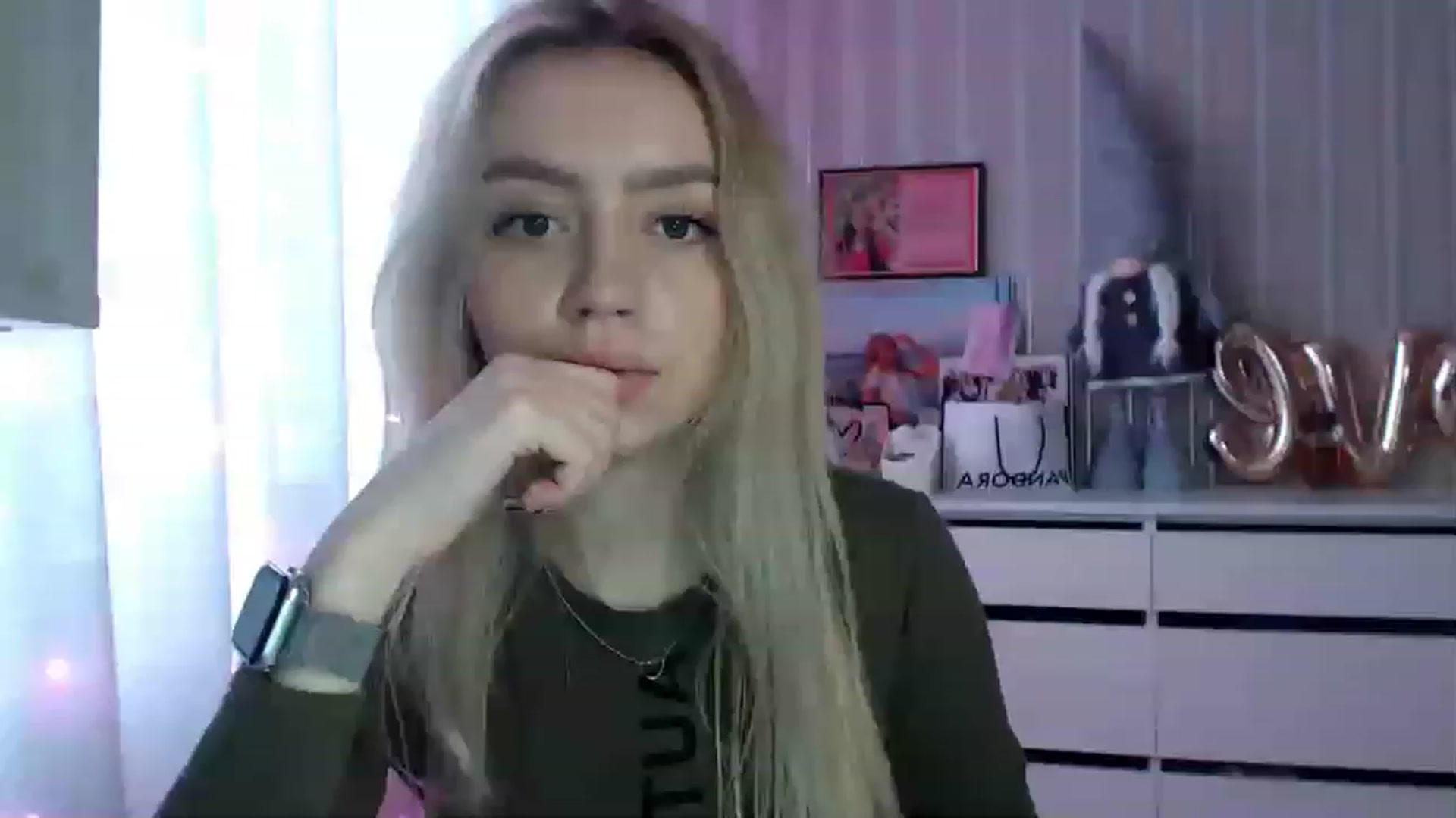 Gallery image thumbnail from CutieeBlondie's myfreecams stream on, 04/10/2023, 13:38 image 11 of 20