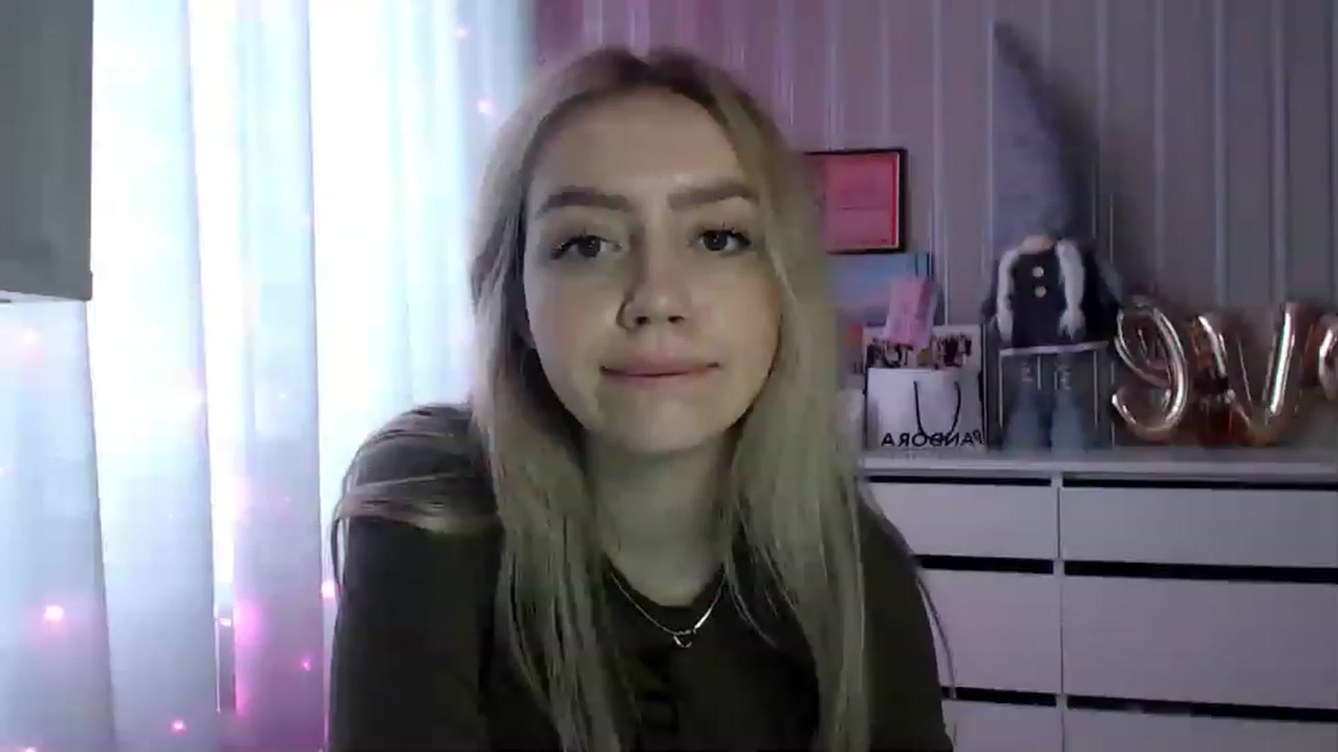 Gallery image thumbnail from CutieeBlondie's myfreecams stream on, 04/10/2023, 13:38 image 1 of 20