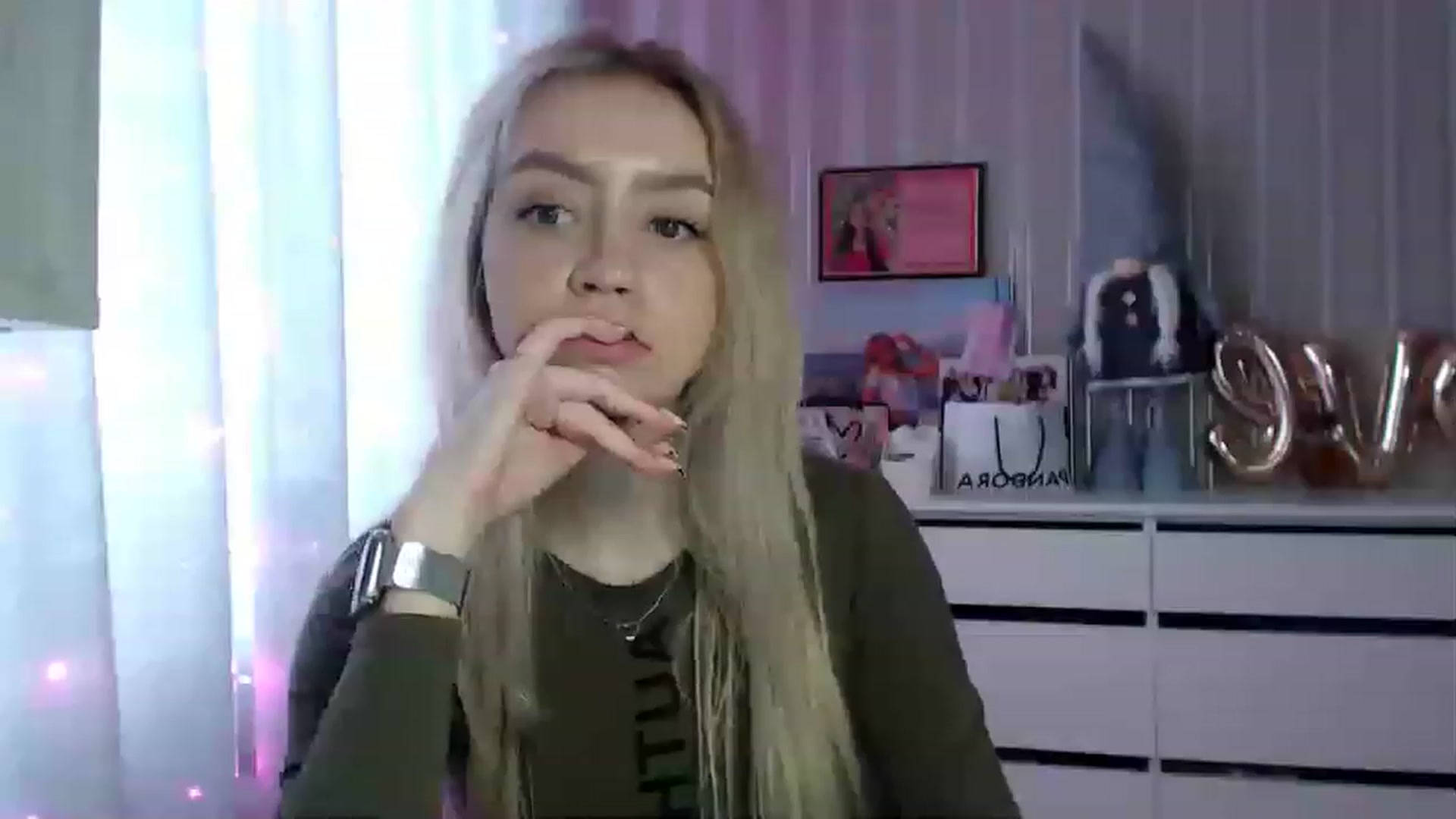 Gallery image thumbnail from CutieeBlondie's myfreecams stream on, 04/10/2023, 13:38 image 12 of 20