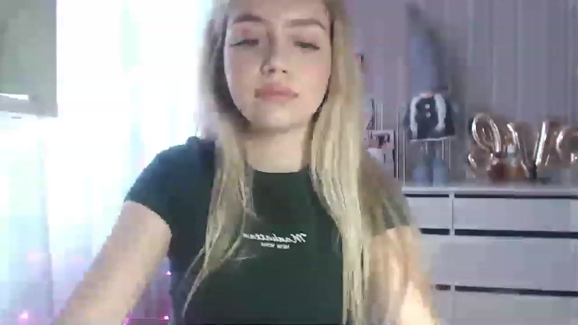 Gallery image thumbnail from CutieeBlondie's myfreecams stream on, 04/13/2023, 11:07 image 19 of 20