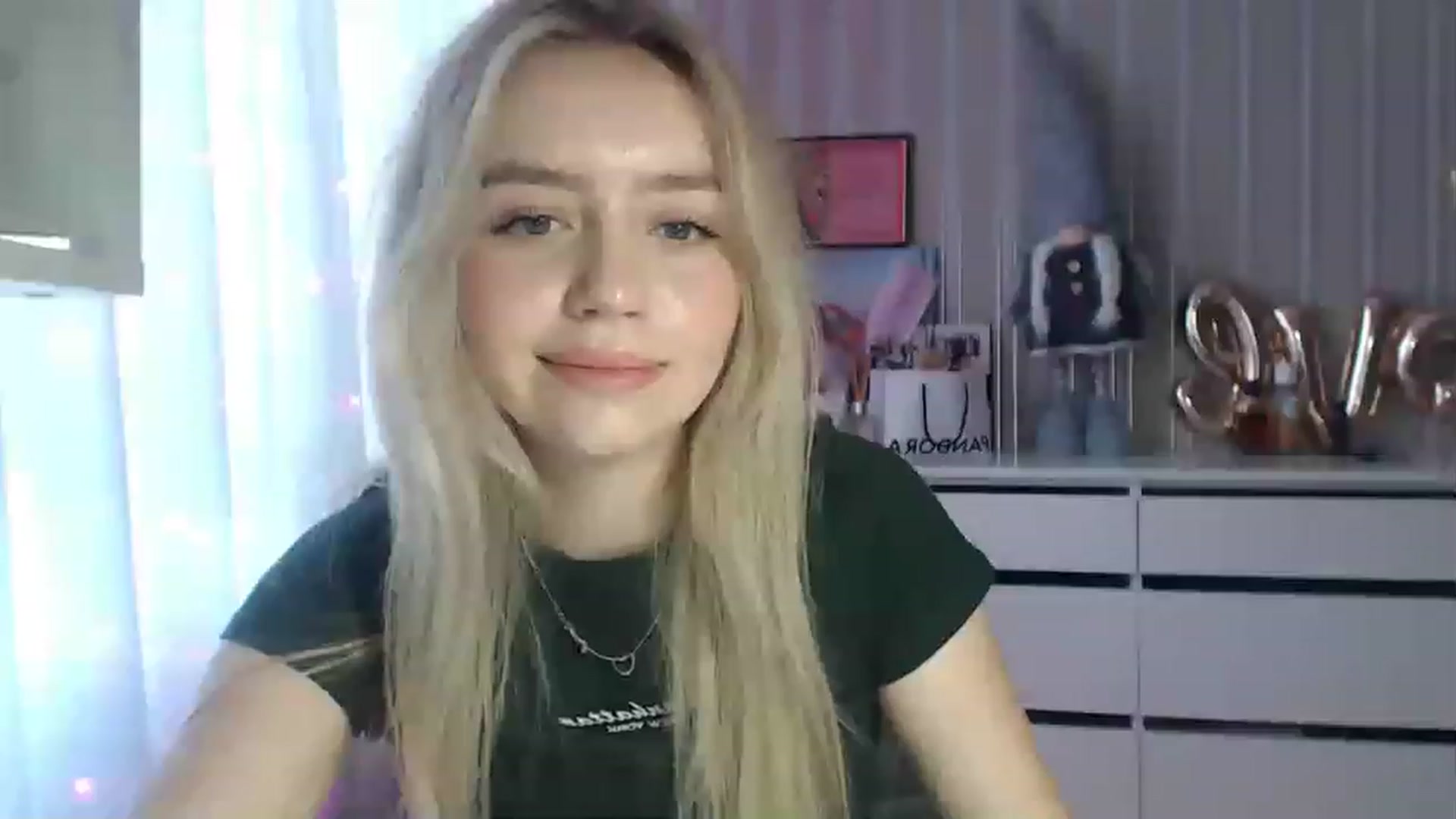 Gallery image thumbnail from CutieeBlondie's myfreecams stream on, 04/13/2023, 13:06 image 5 of 20