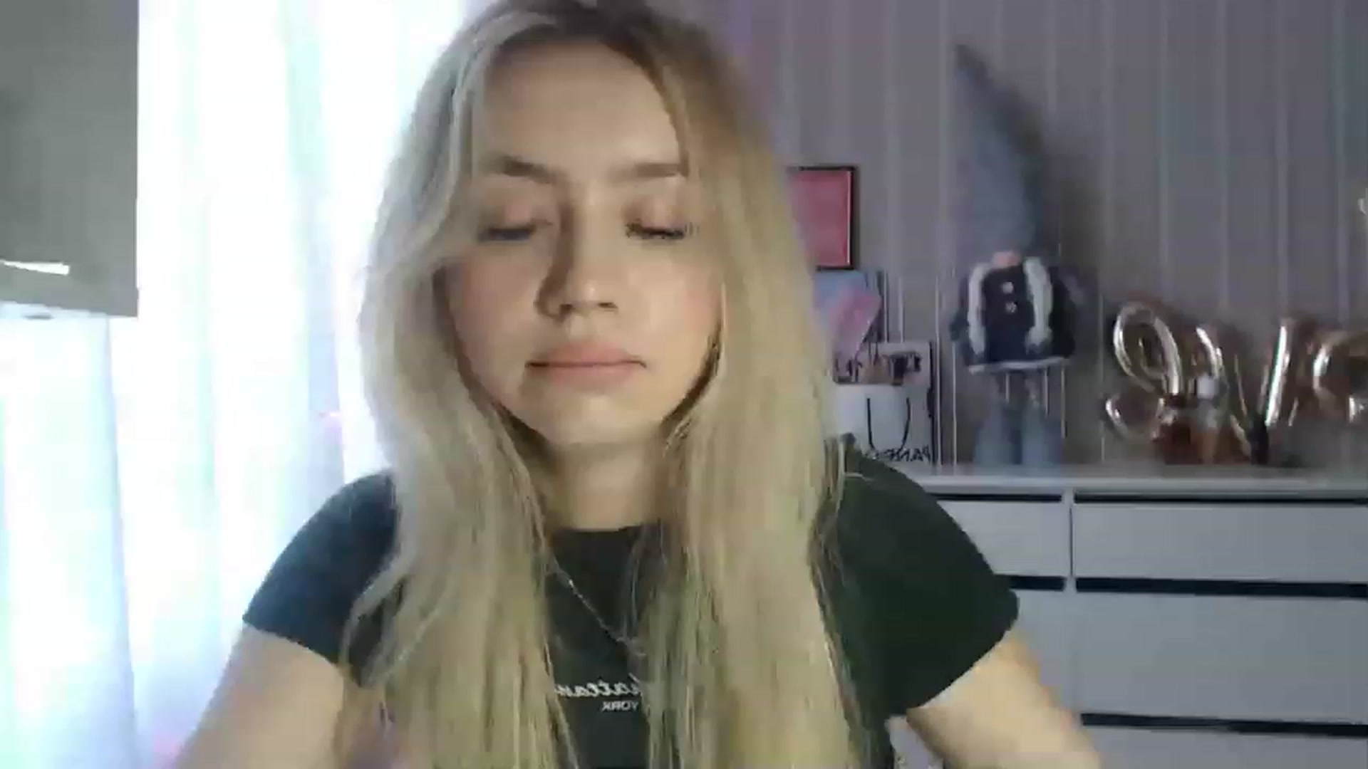 Gallery image thumbnail from CutieeBlondie's myfreecams stream on, 04/13/2023, 13:06 image 18 of 20