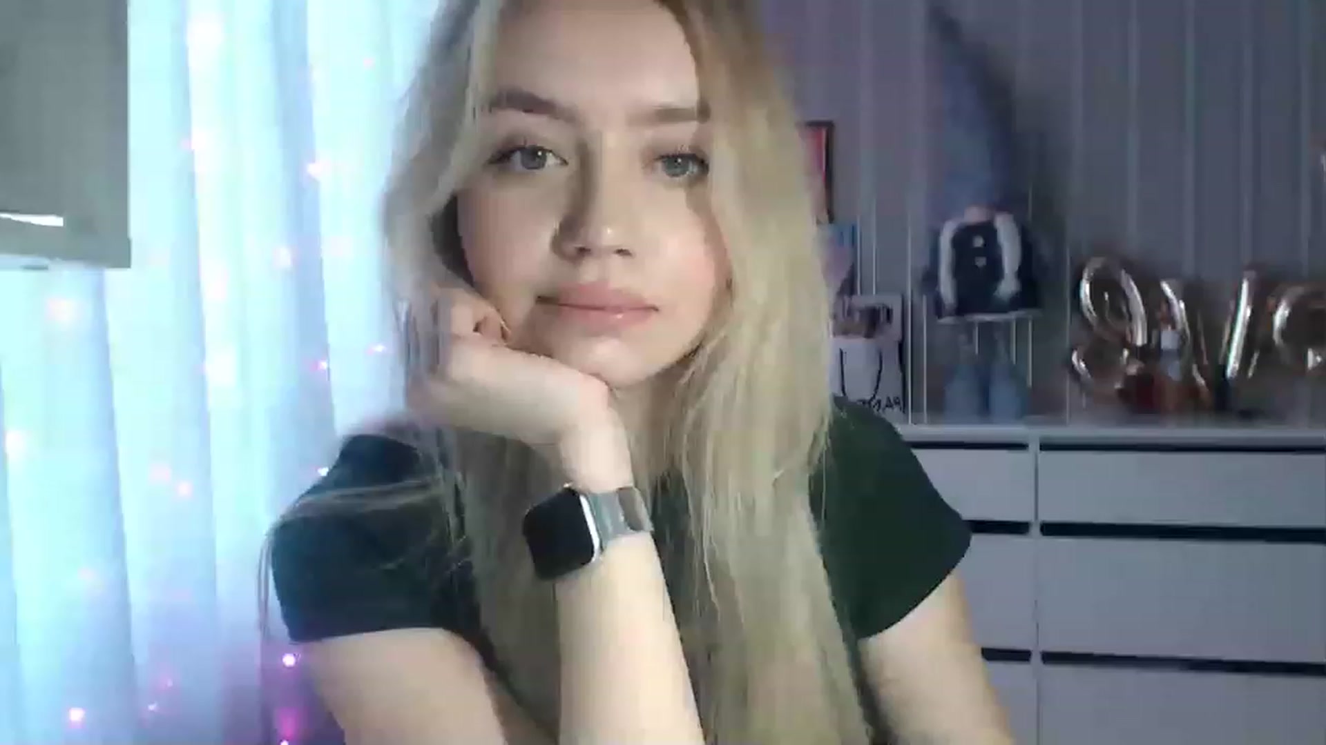 Gallery image thumbnail from CutieeBlondie's myfreecams stream on, 04/13/2023, 13:06 image 1 of 20