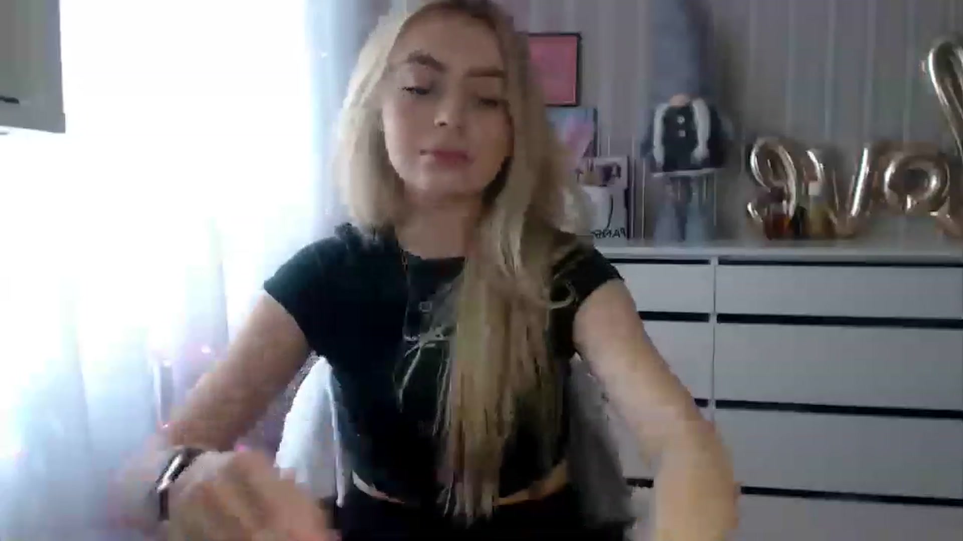 Gallery image thumbnail from CutieeBlondie's myfreecams stream on, 04/18/2023, 11:31 image 18 of 20