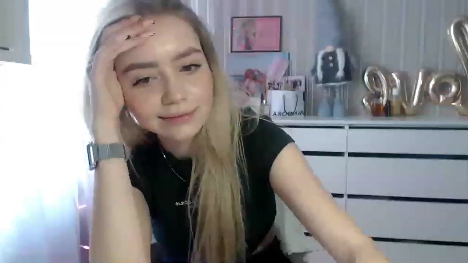 Gallery image thumbnail from CutieeBlondie's myfreecams stream on, 04/18/2023, 11:31 image 16 of 20