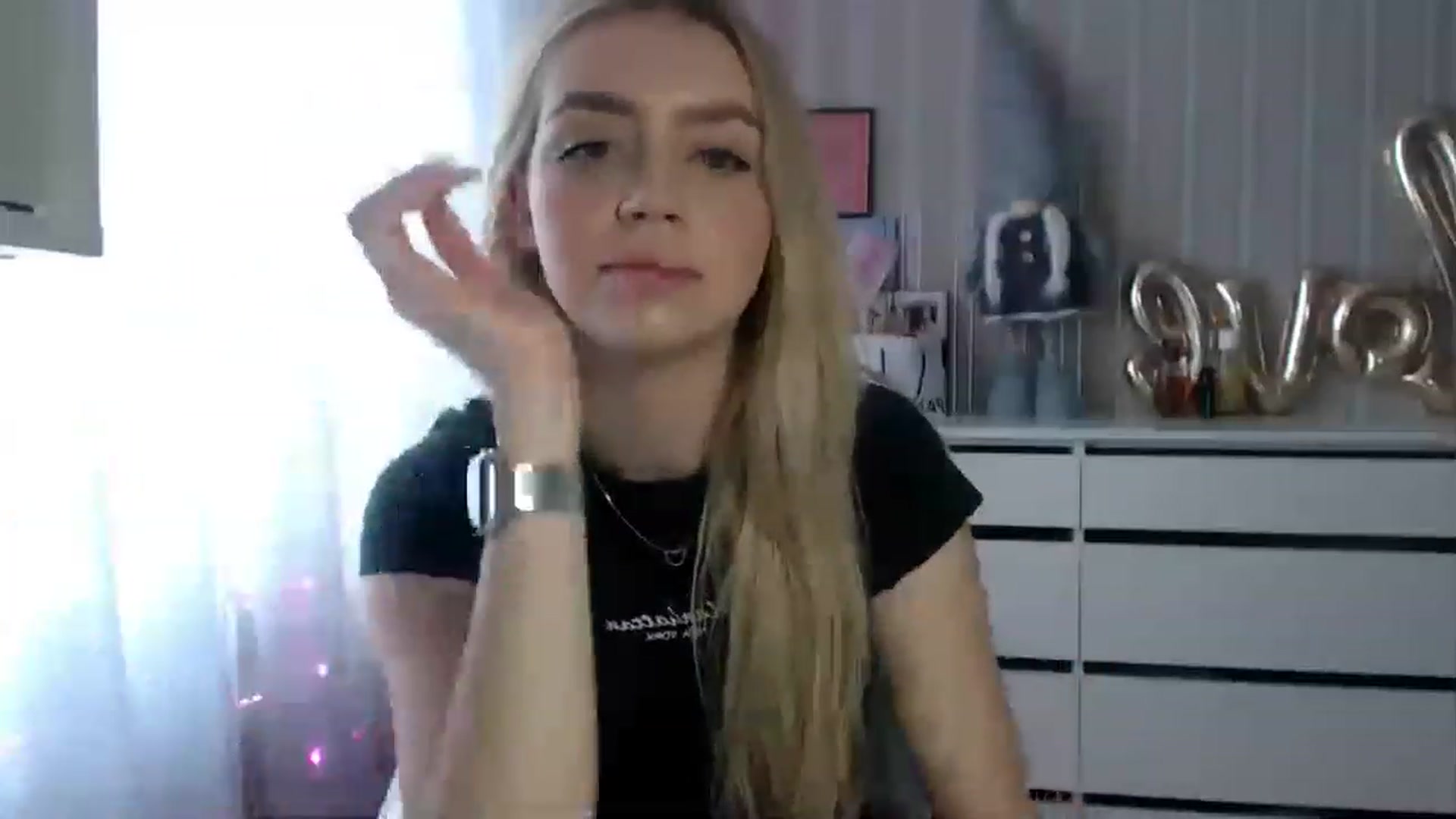 Gallery image thumbnail from CutieeBlondie's myfreecams stream on, 04/18/2023, 11:31 image 14 of 20