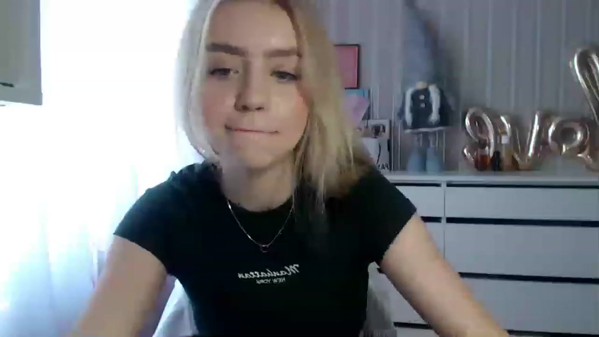 Gallery image thumbnail from CutieeBlondie's myfreecams stream on, 04/18/2023, 11:31 image 11 of 20